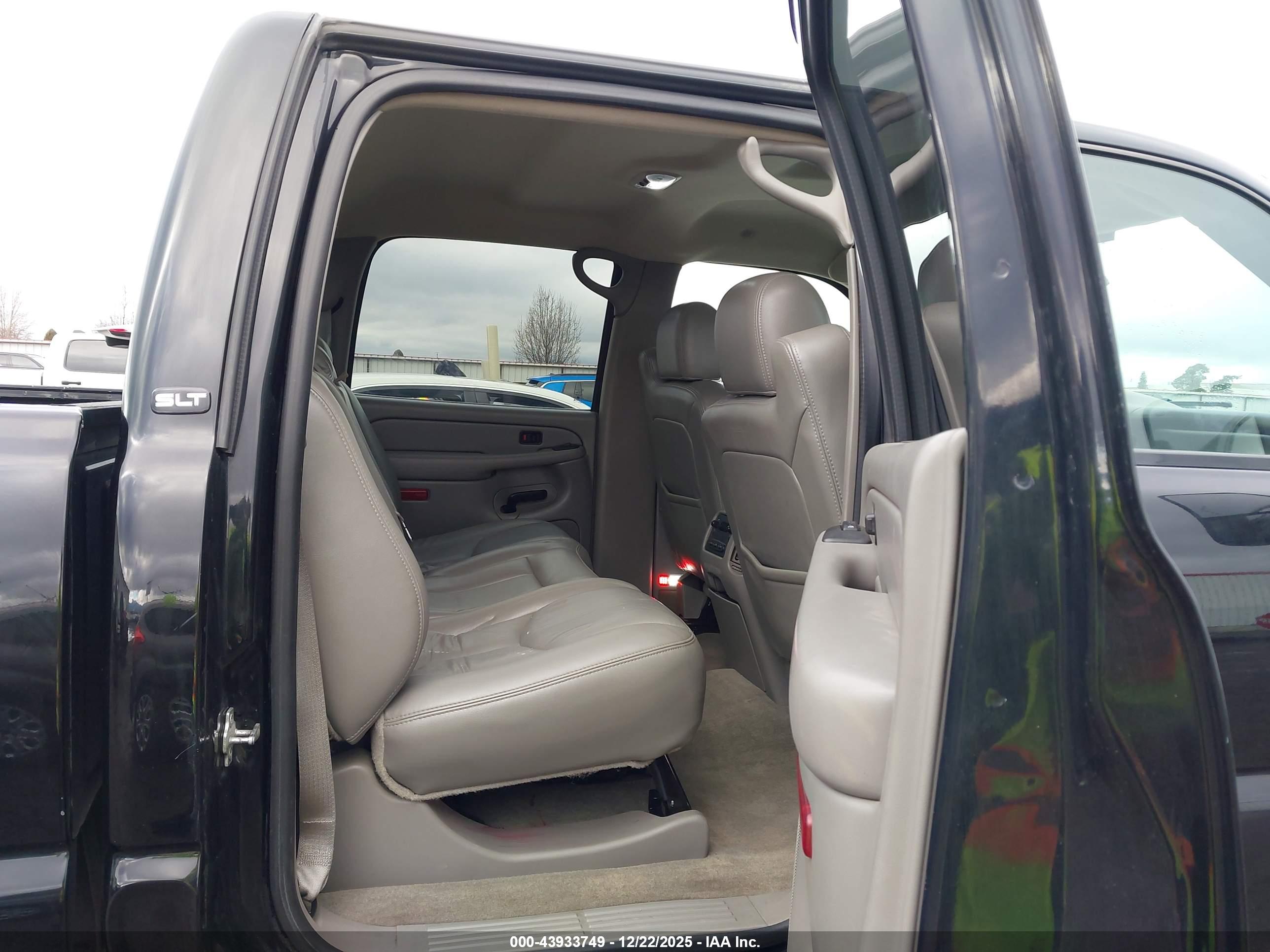 GMC SIERRA image 8