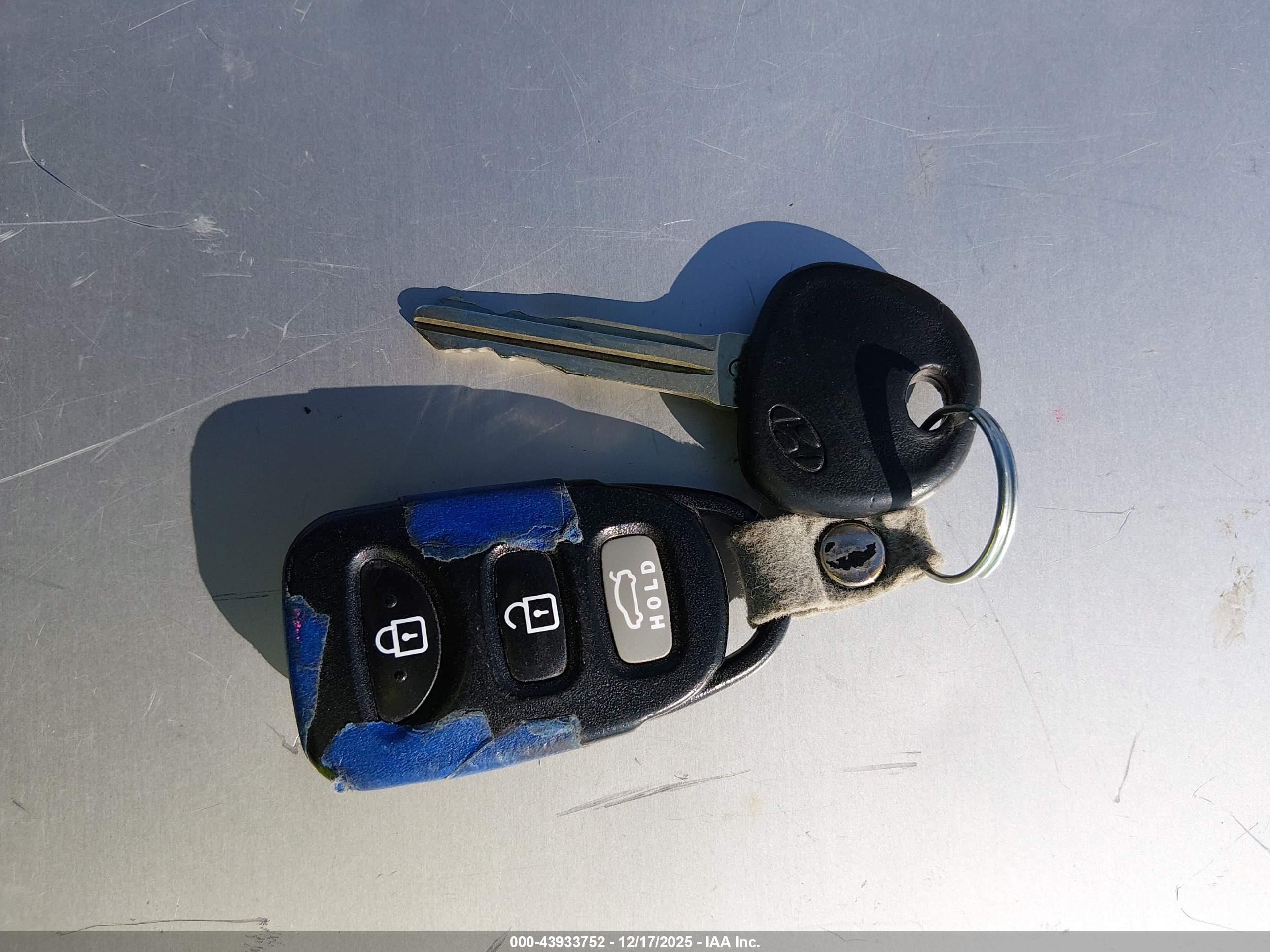 HYUNDAI ELANTRA image 11