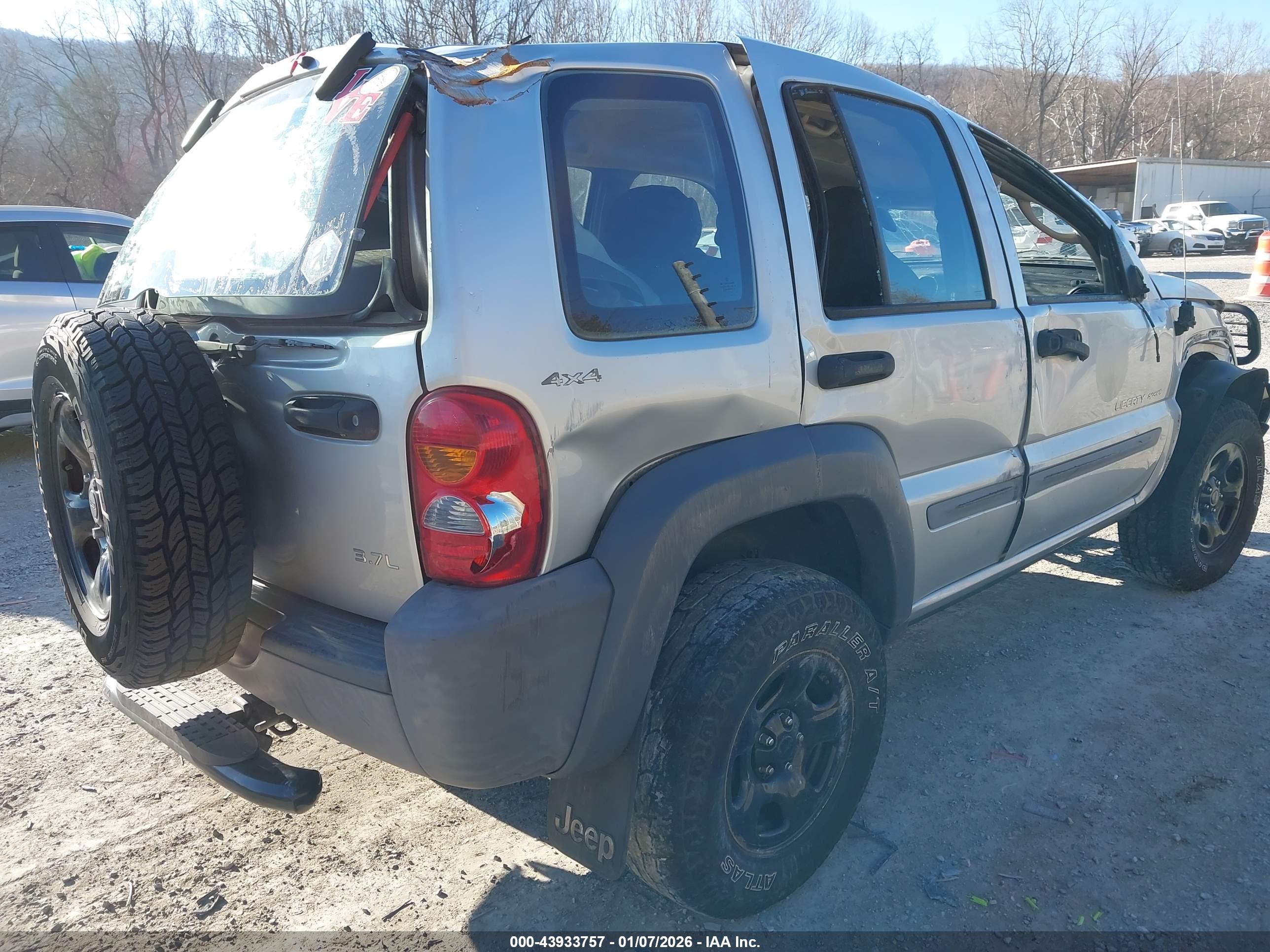 JEEP LIBERTY image 4
