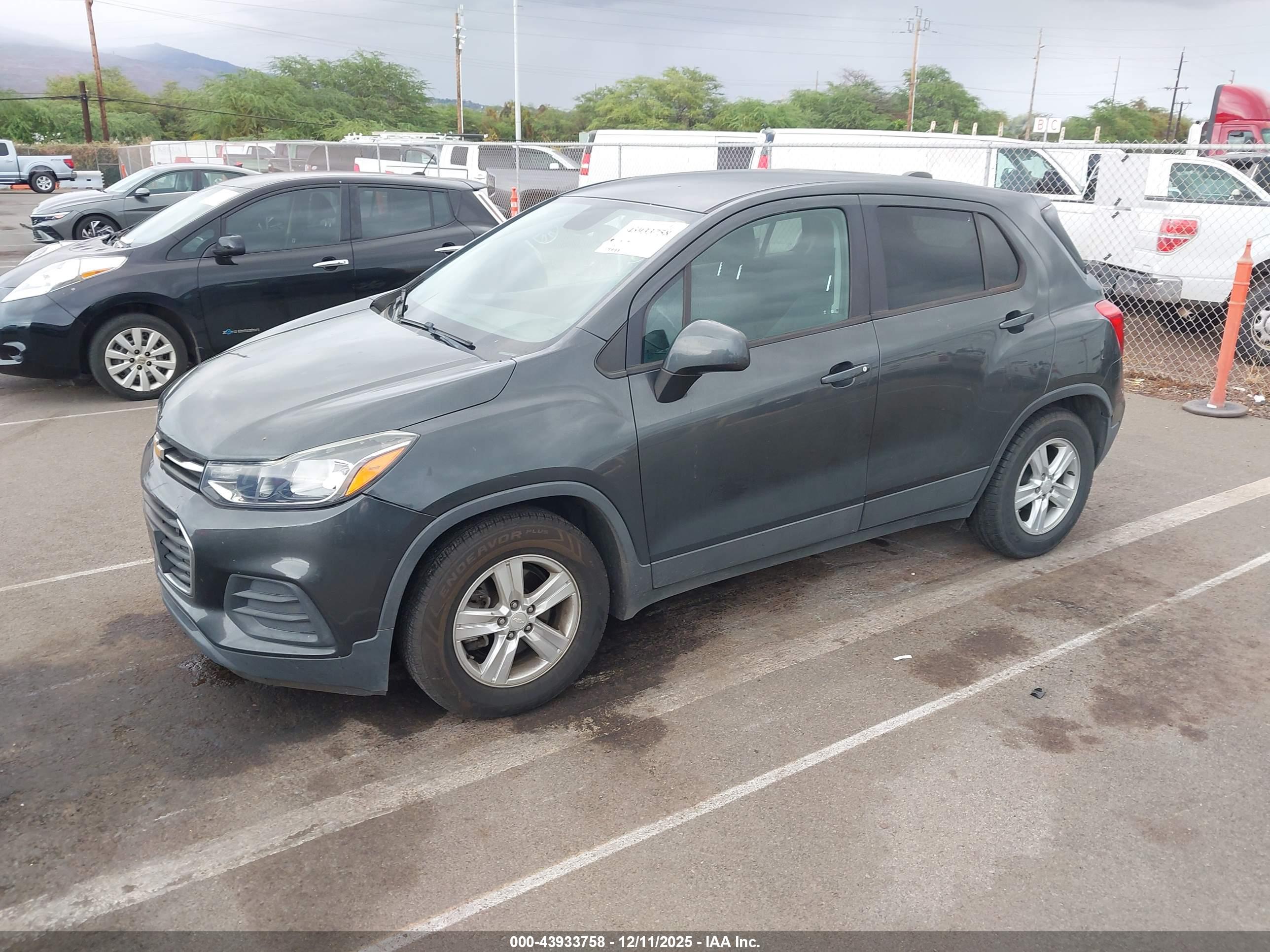CHEVROLET TRAX image 2