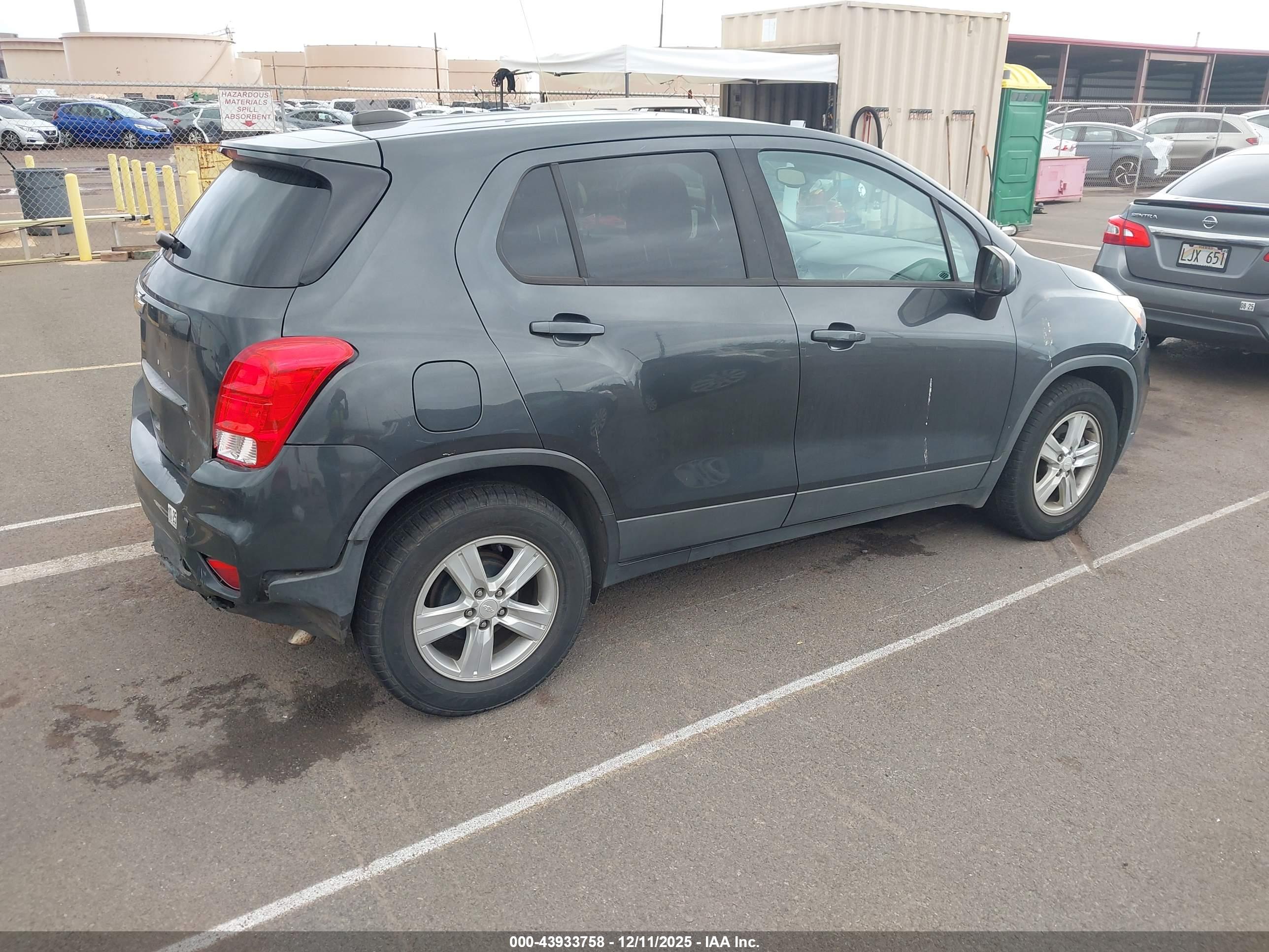 CHEVROLET TRAX image 4