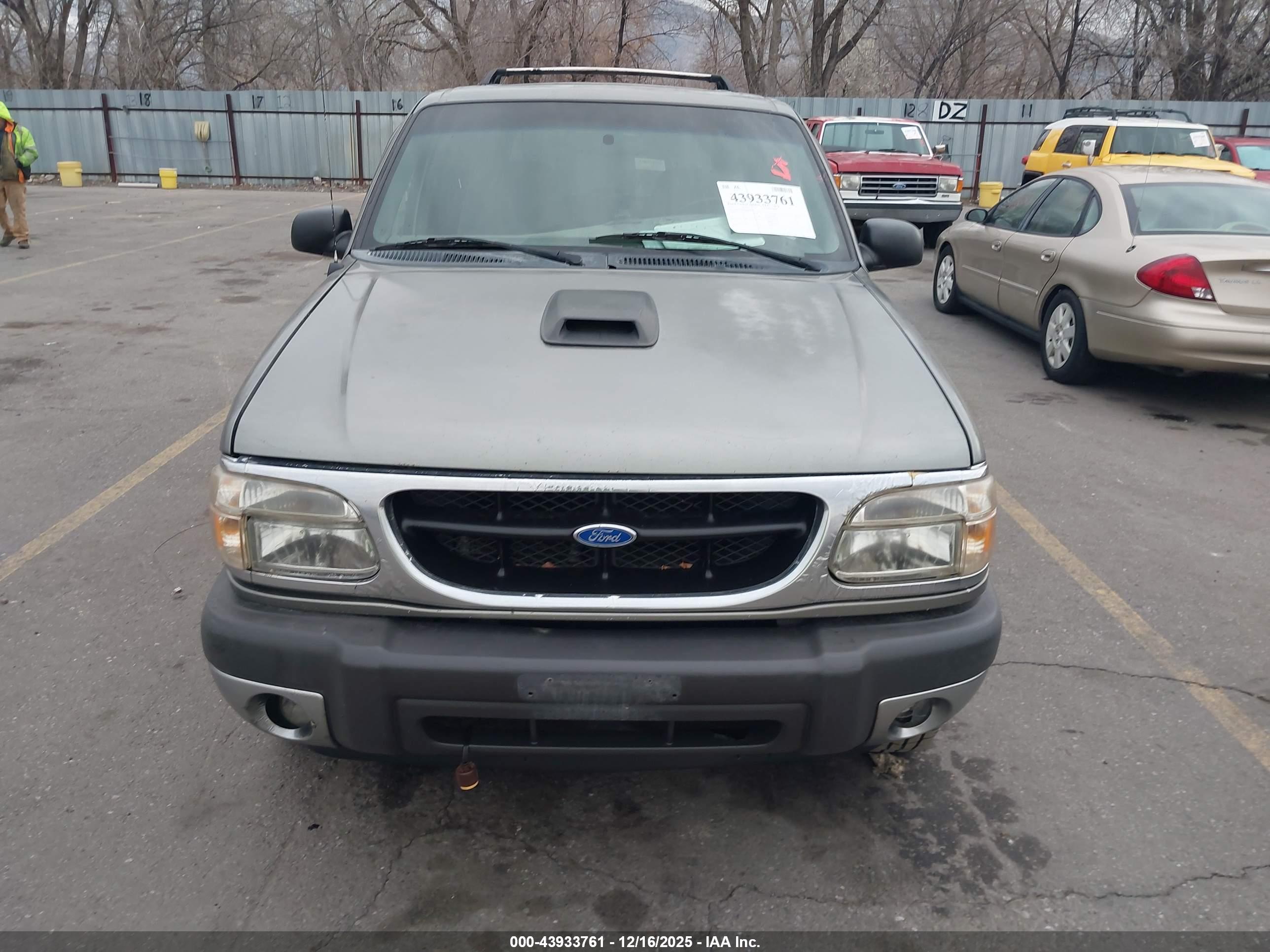 FORD EXPLORER image 6