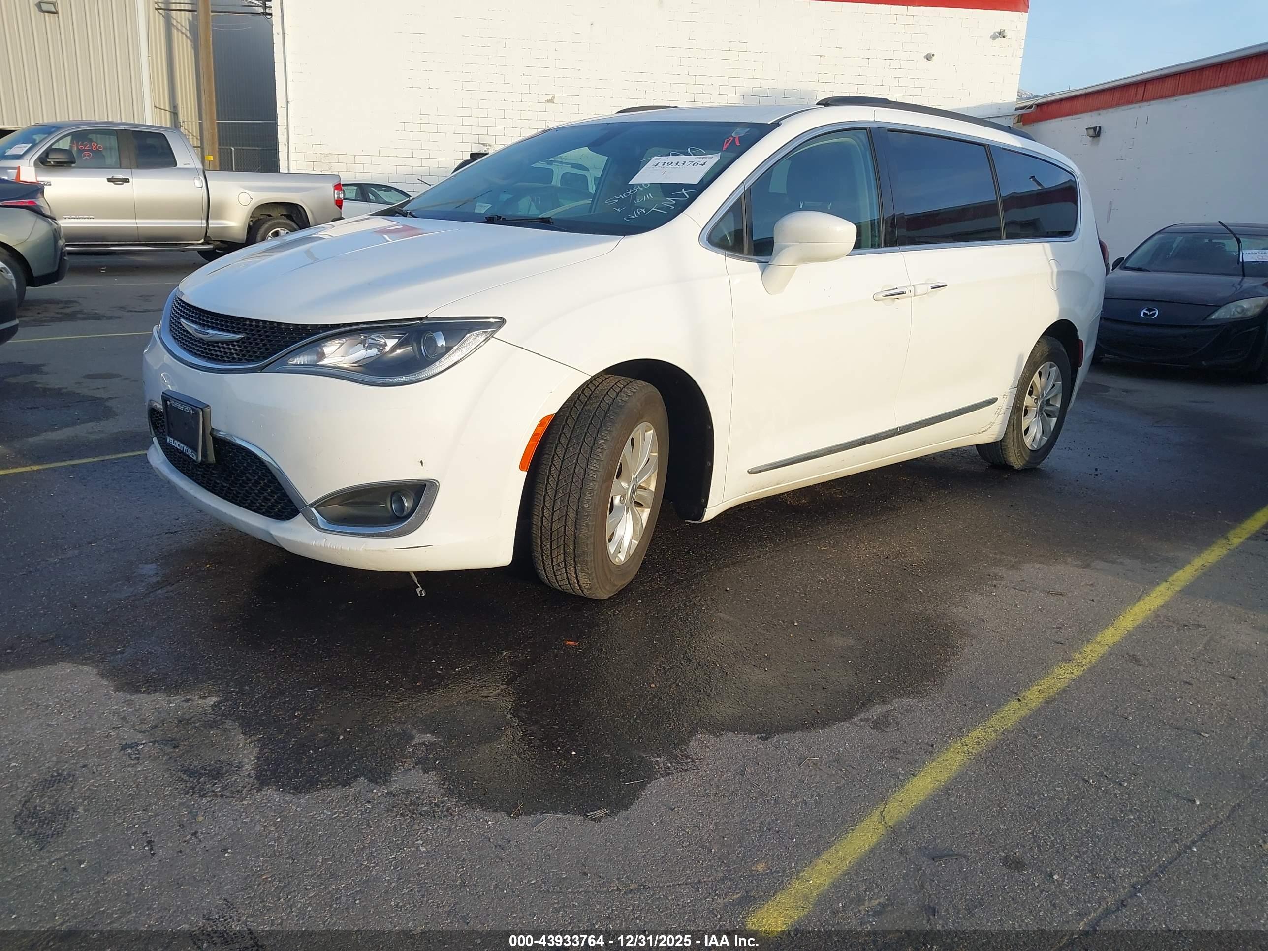 CHRYSLER PACIFICA image 2