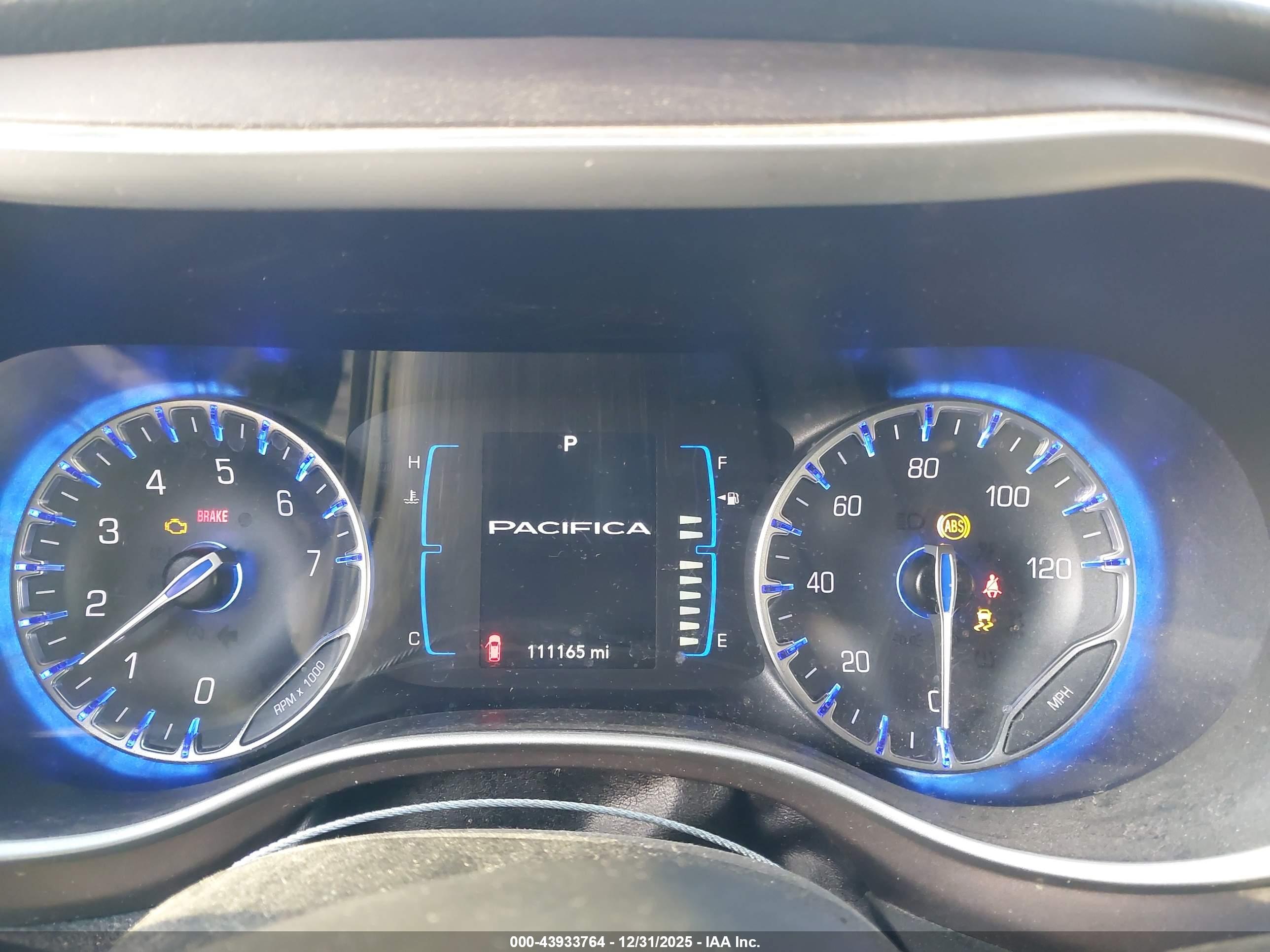 CHRYSLER PACIFICA image 7