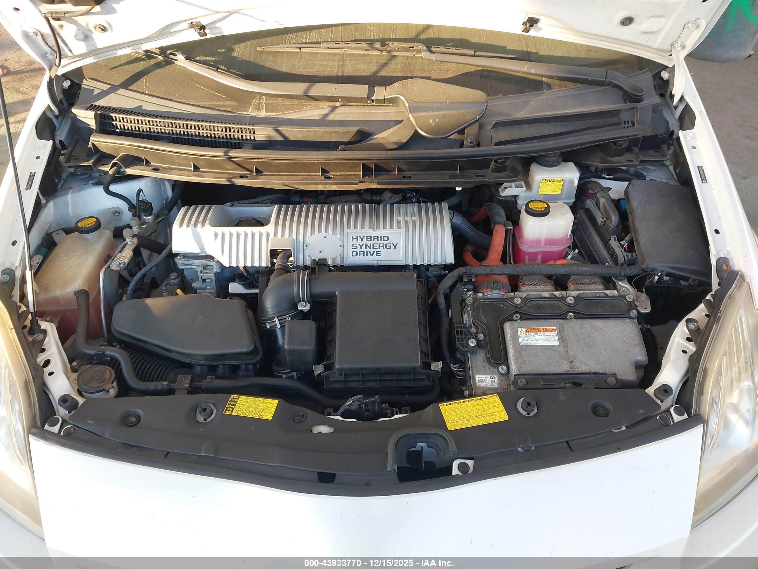 TOYOTA PRIUS image 10