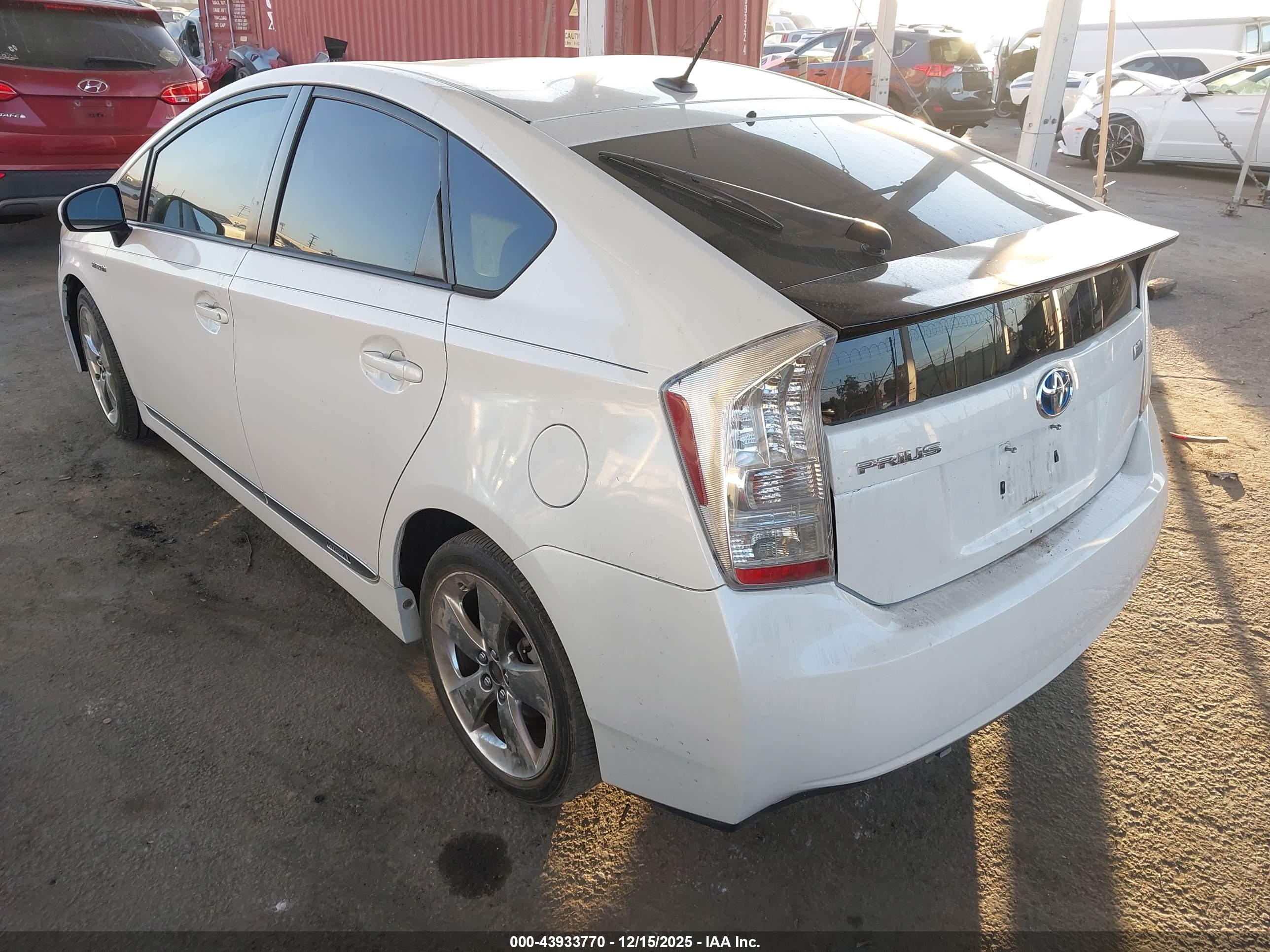 TOYOTA PRIUS image 3