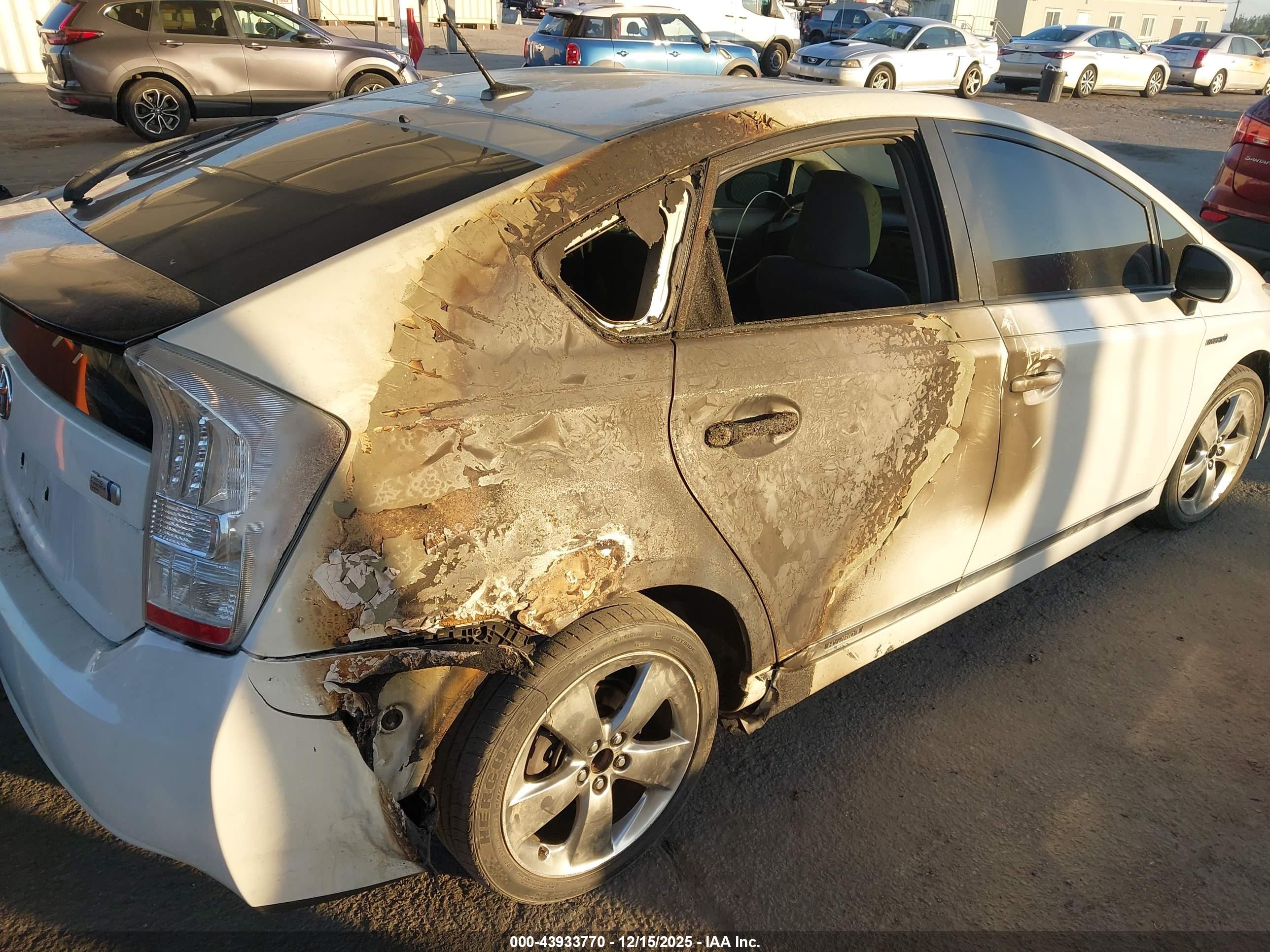 TOYOTA PRIUS image 6