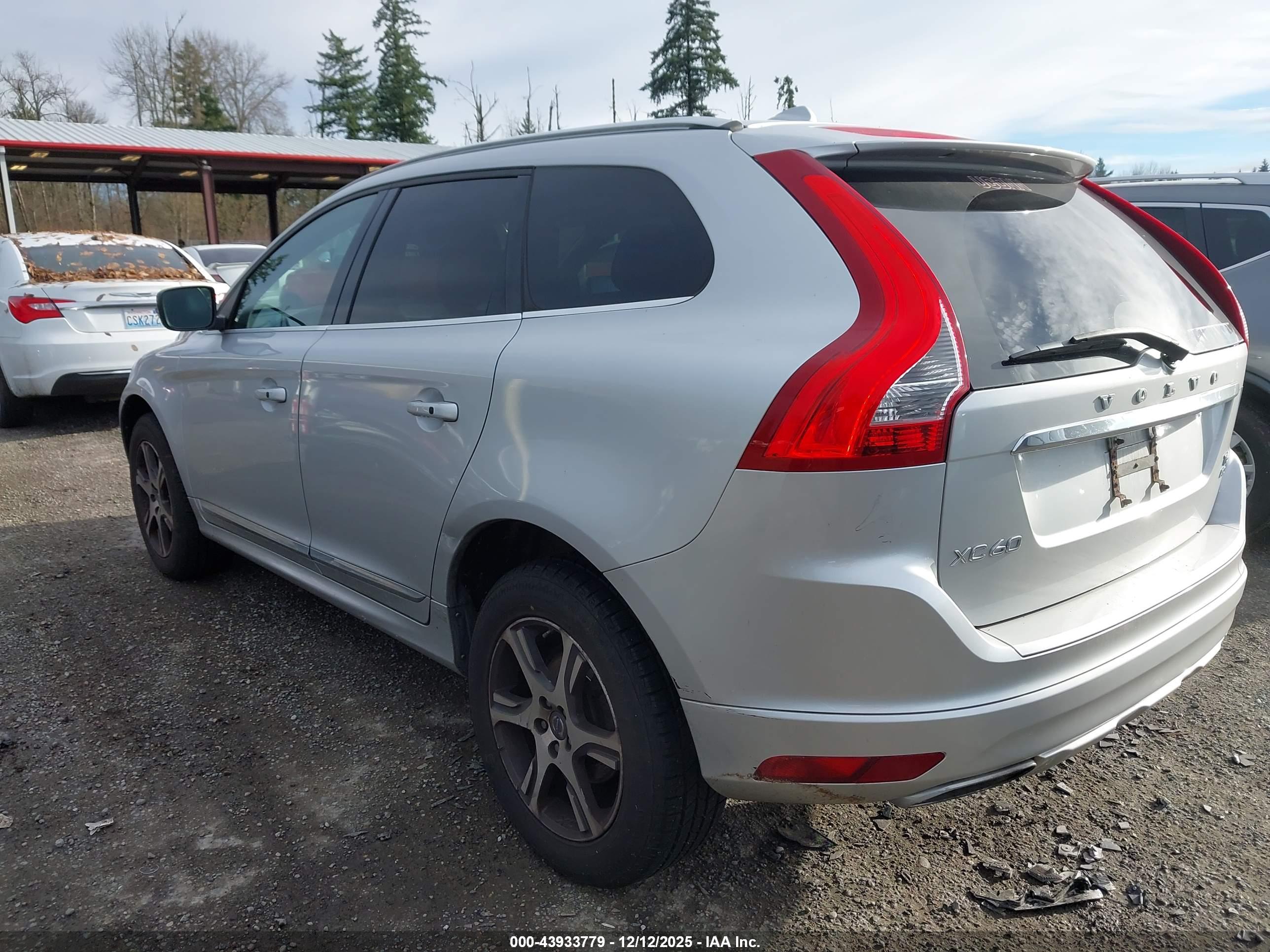 VOLVO XC60 image 6