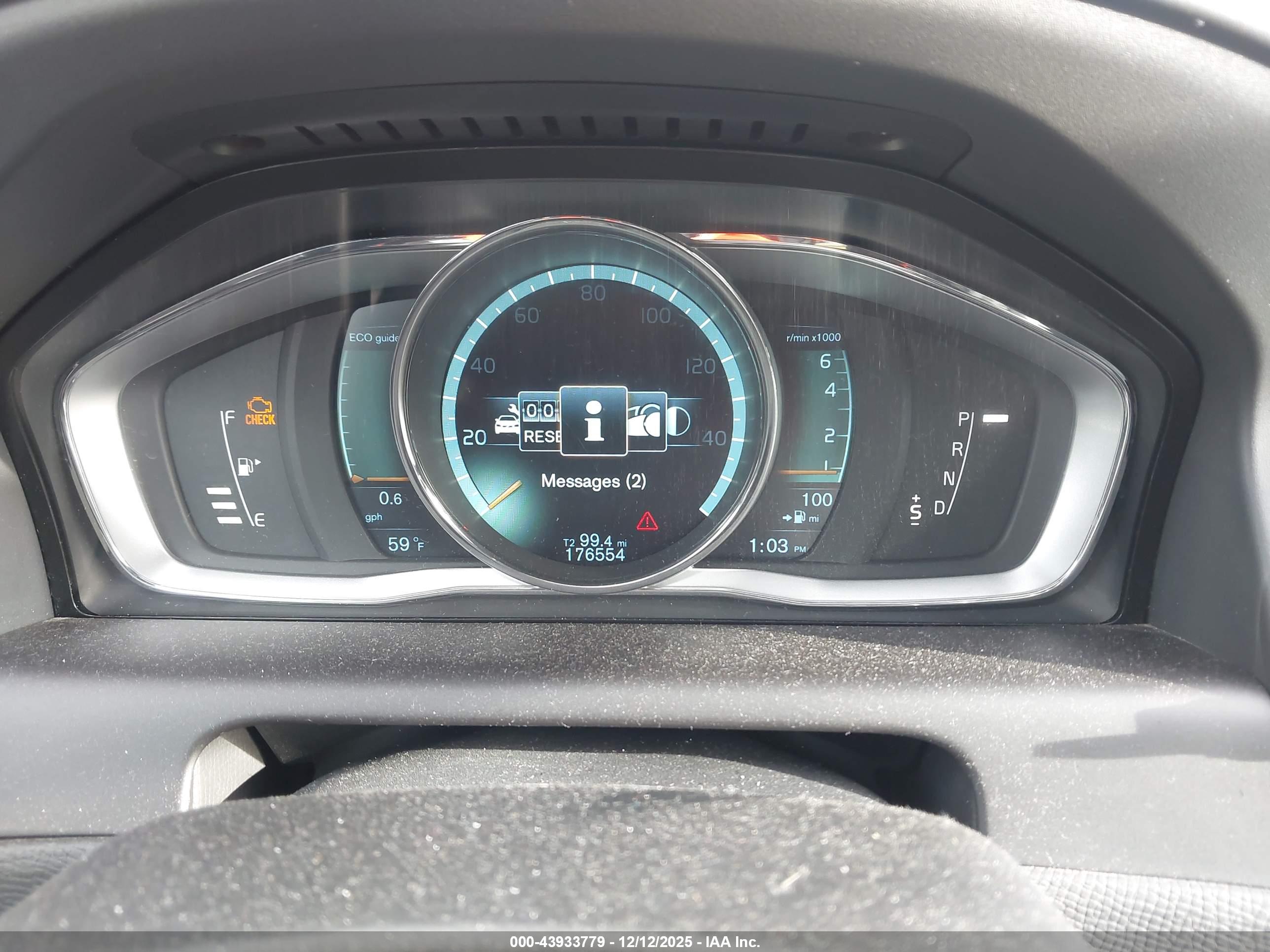 VOLVO XC60 image 7