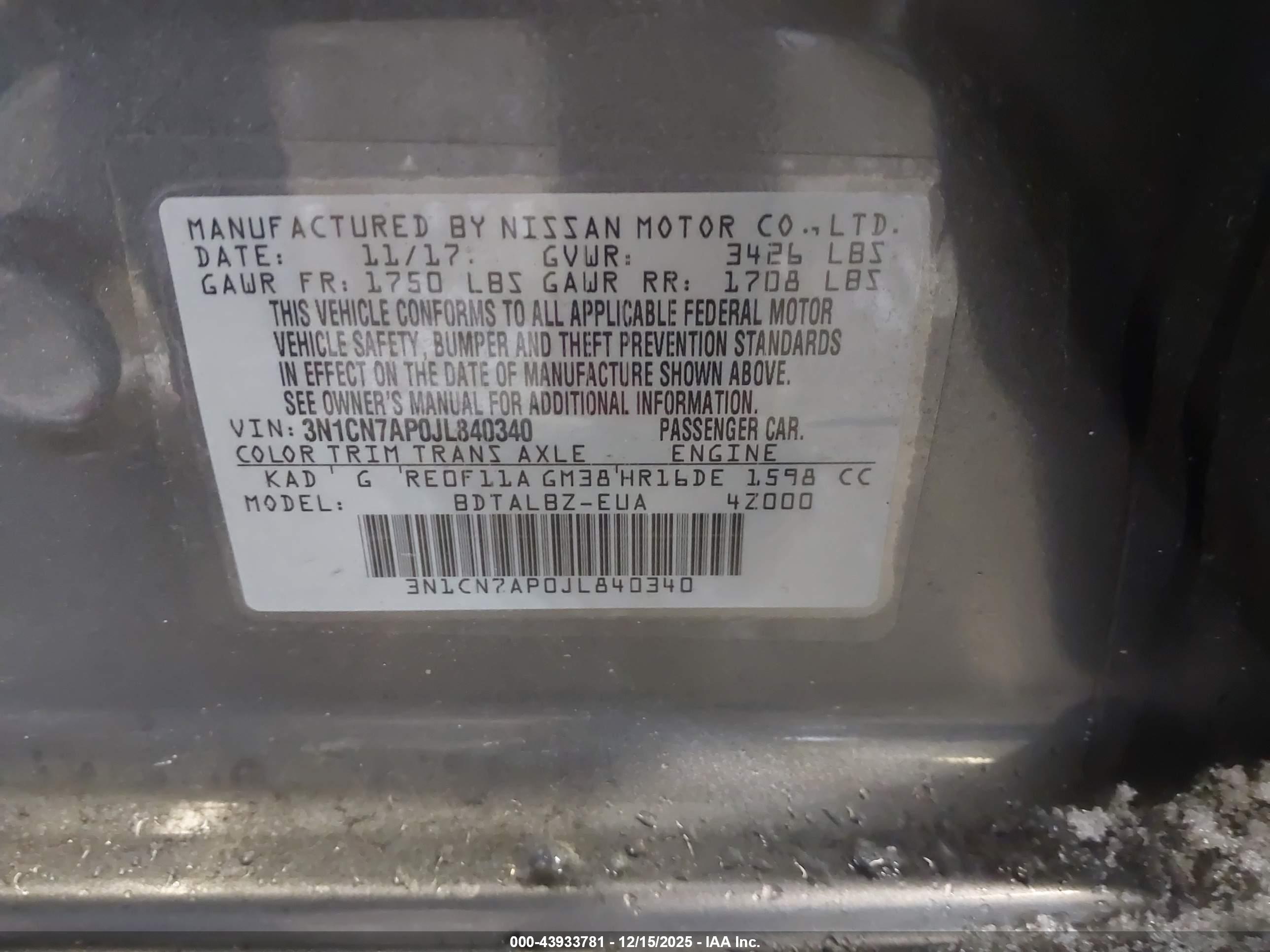 NISSAN VERSA image 9