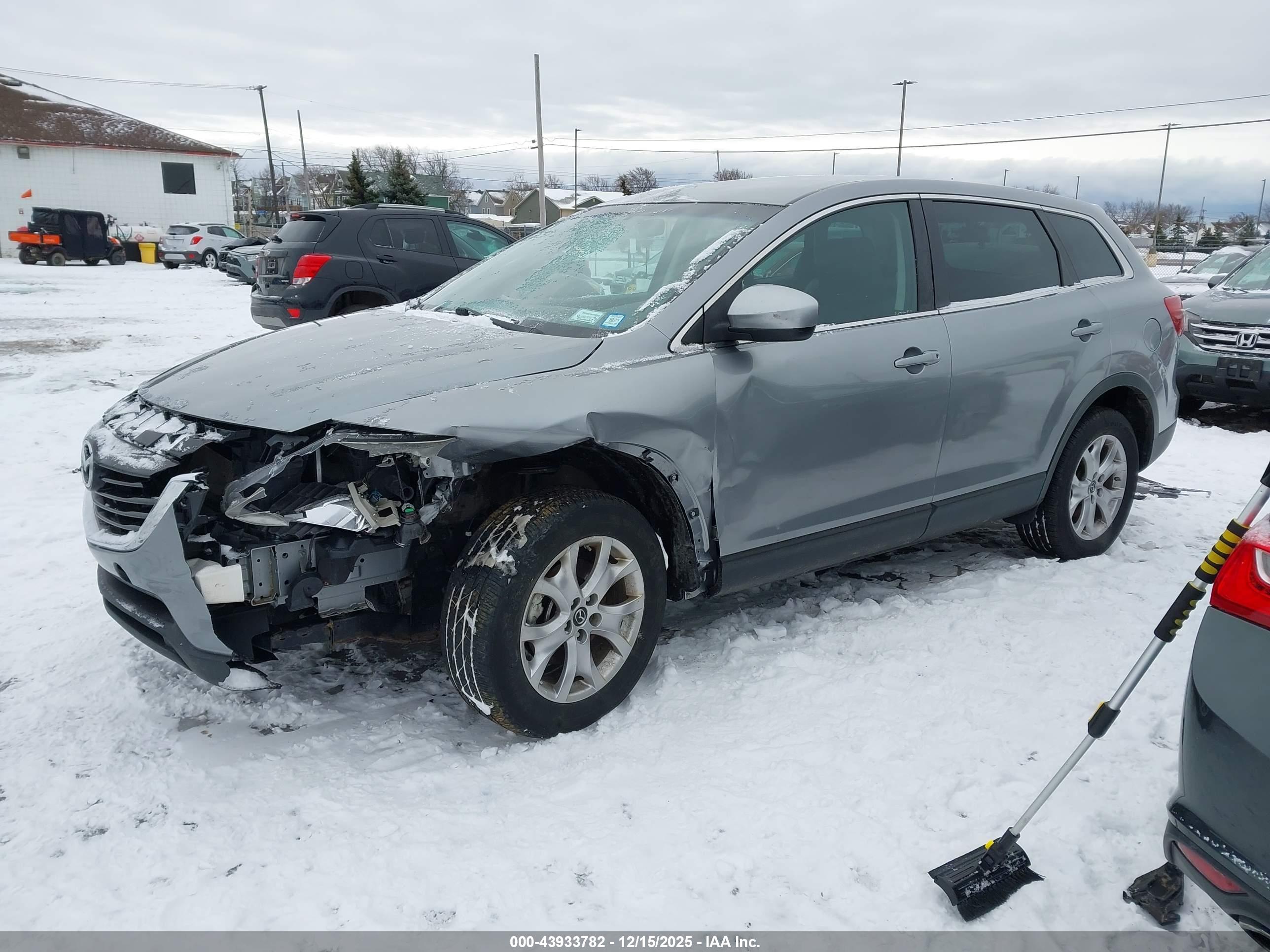 MAZDA CX-9 image 2