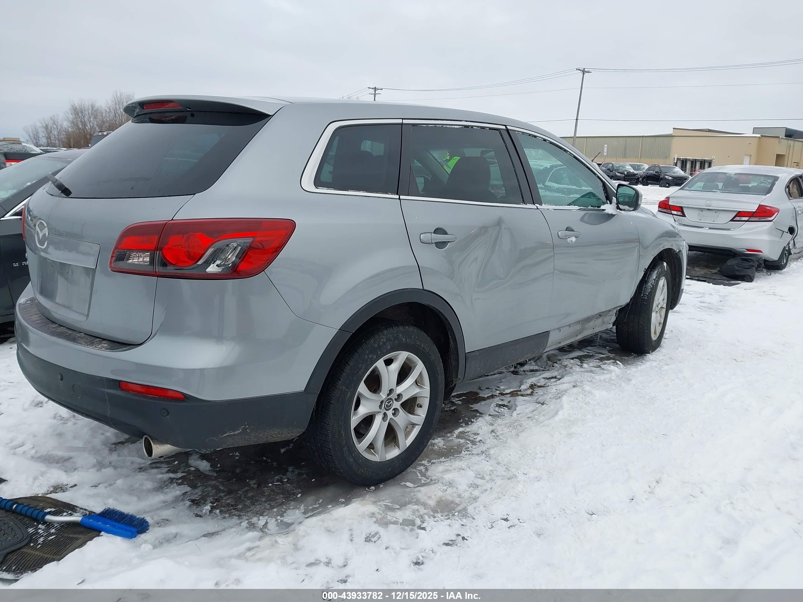 MAZDA CX-9 image 4