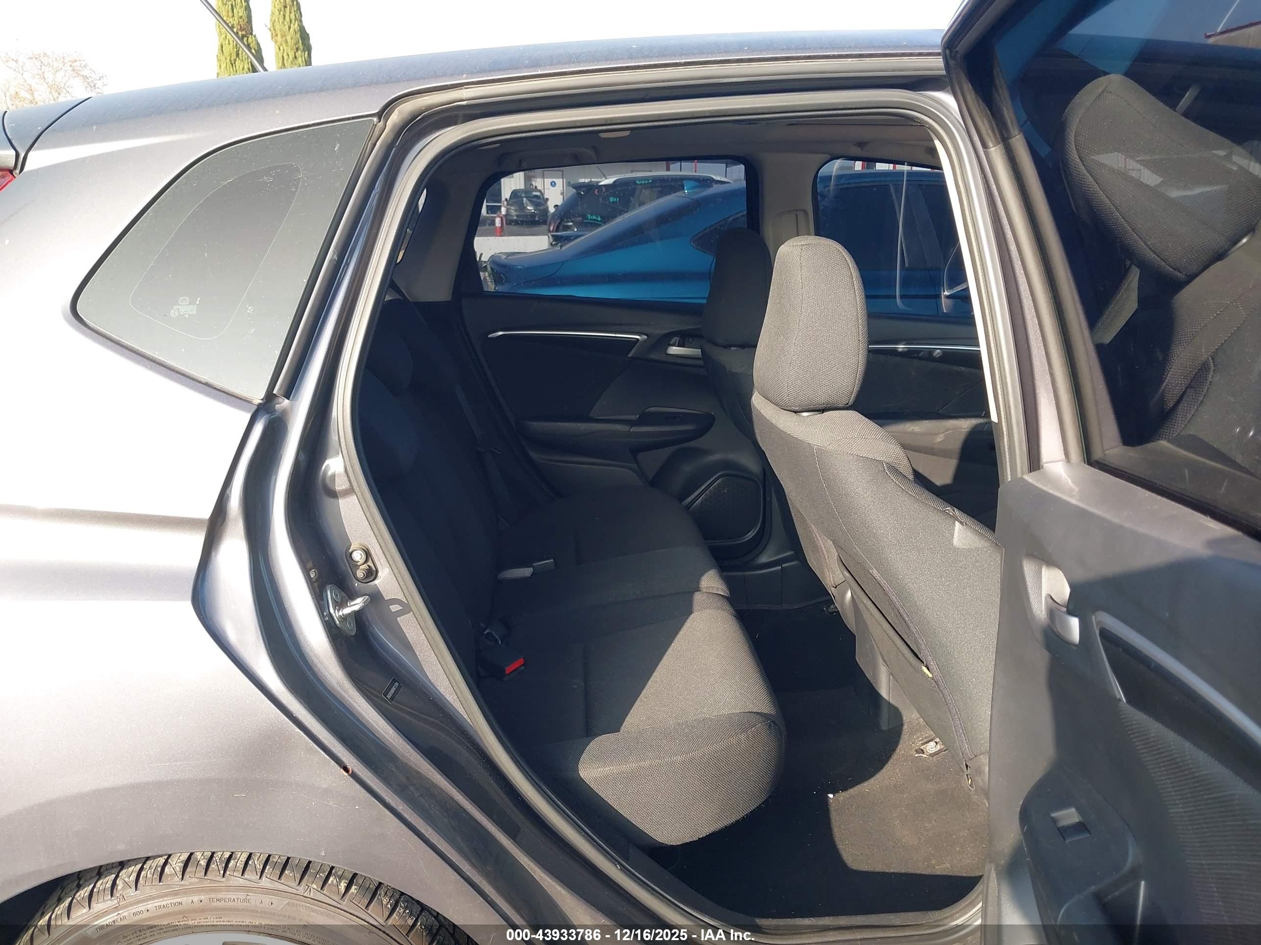 HONDA FIT image 8