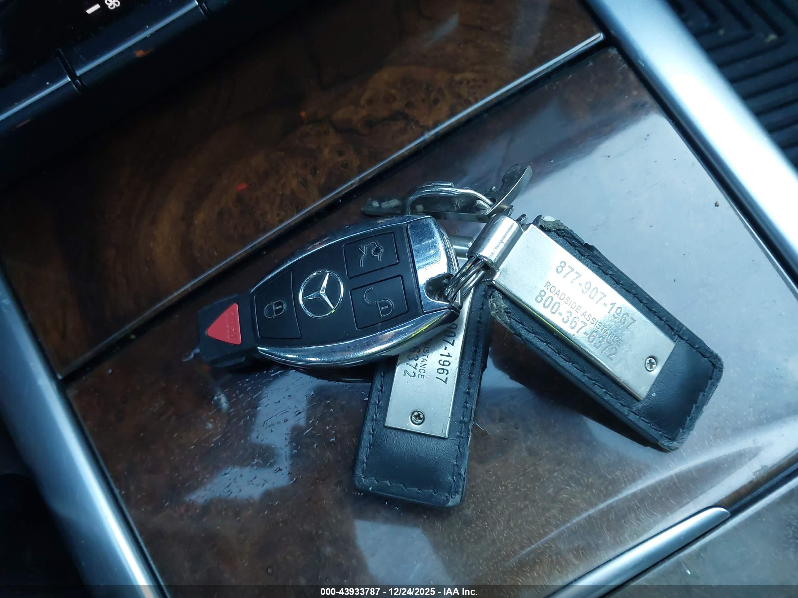 MERCEDES-BENZ E image 11