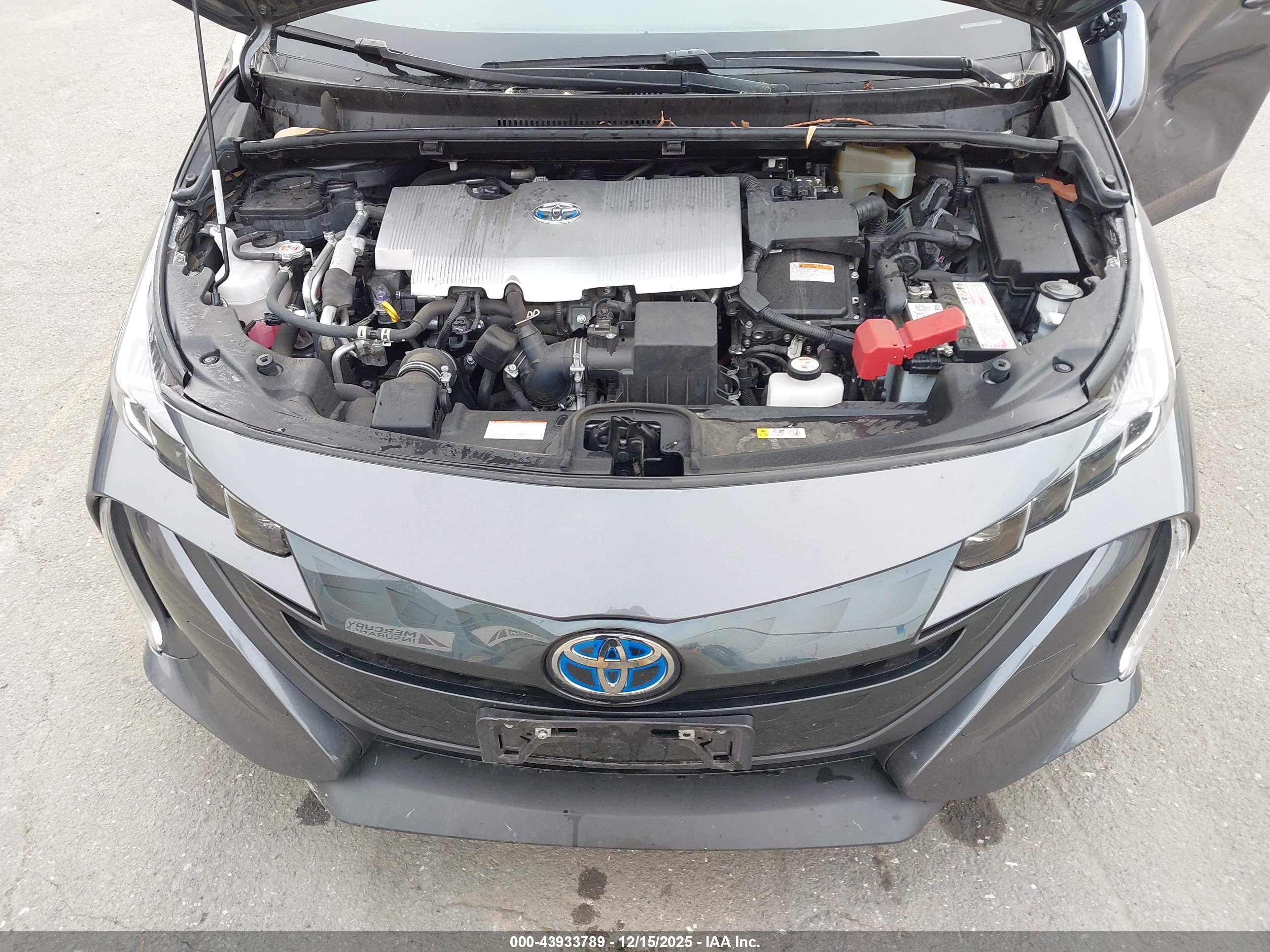 TOYOTA PRIUS image 10