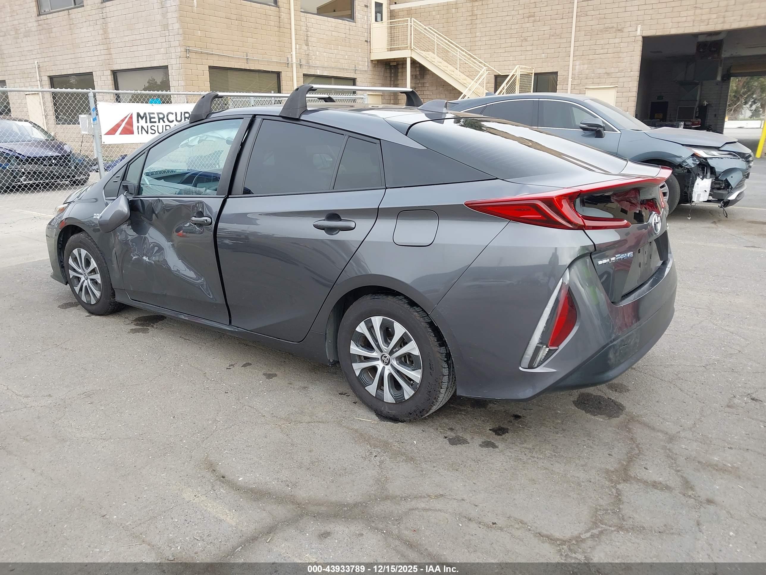 TOYOTA PRIUS image 3