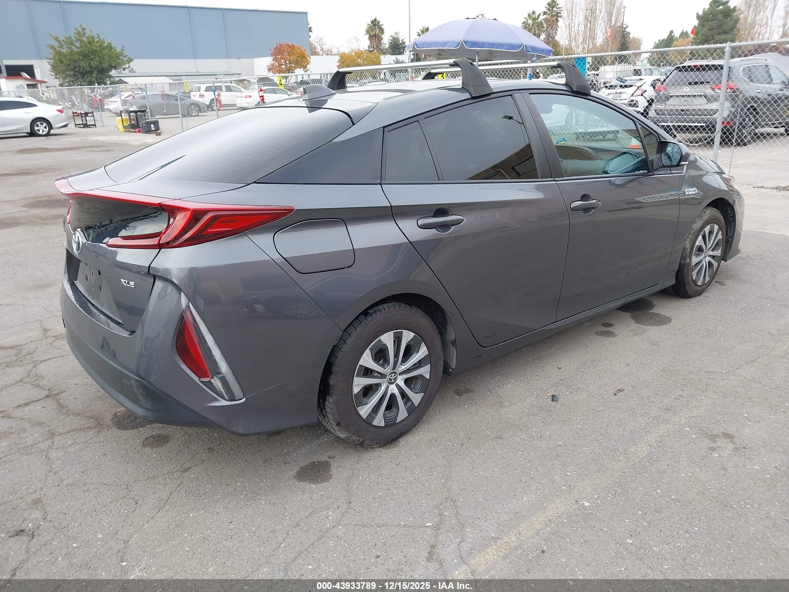 TOYOTA PRIUS image 4
