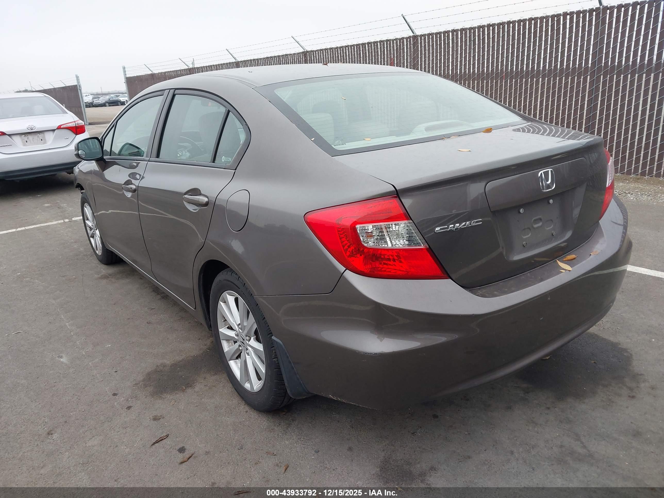 HONDA CIVIC image 3
