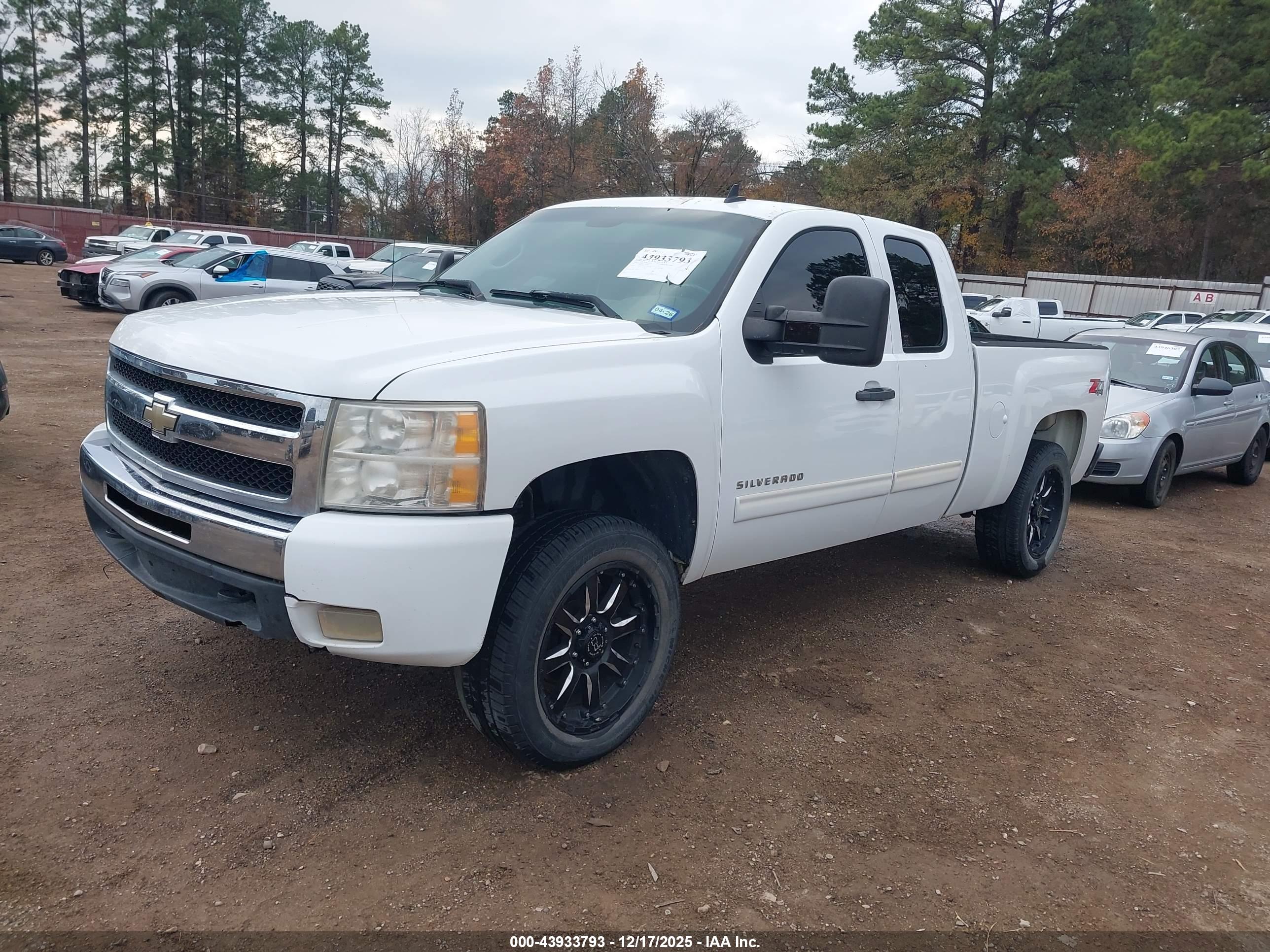CHEVROLET SILVERADO image 2