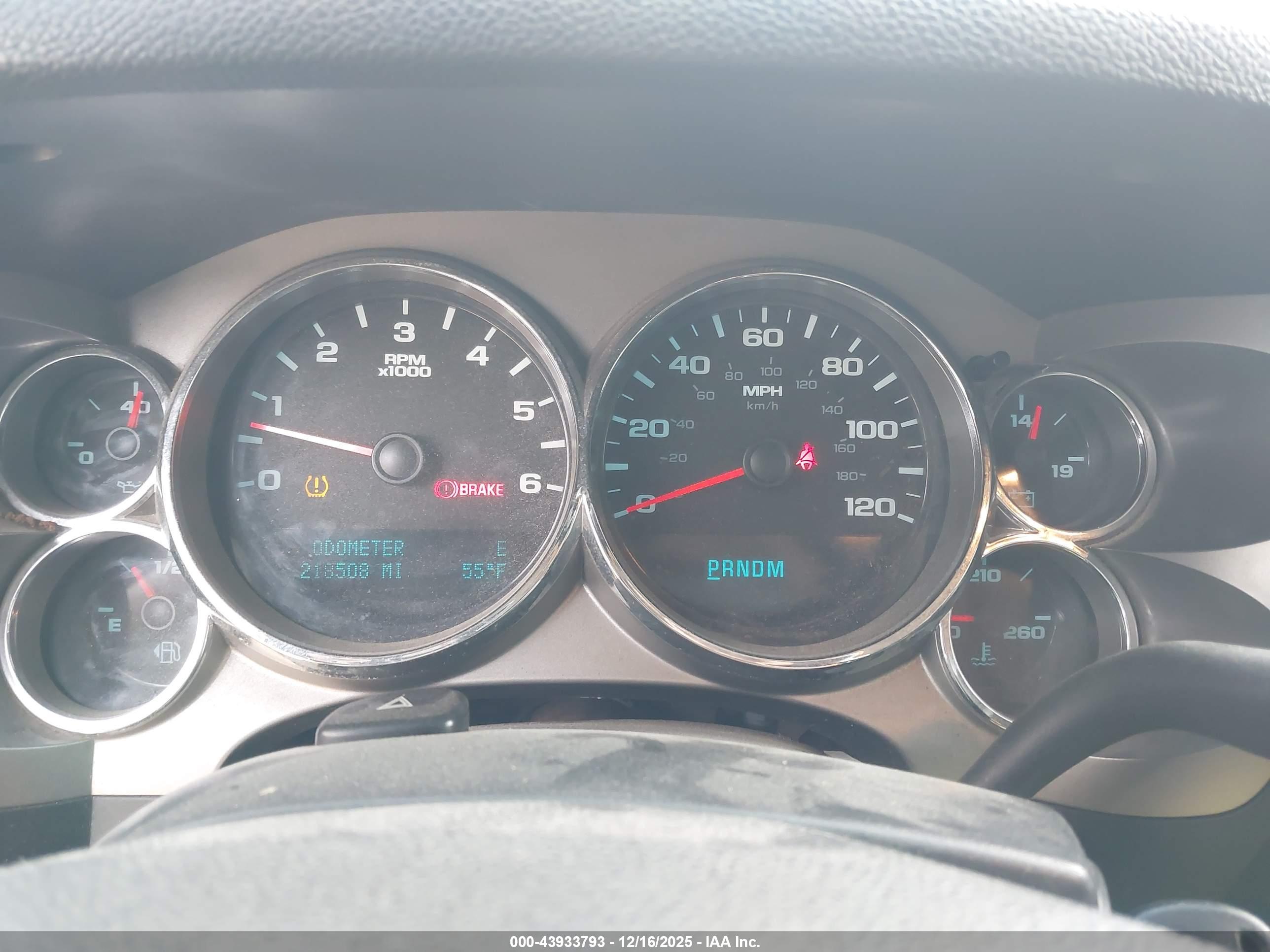 CHEVROLET SILVERADO image 7