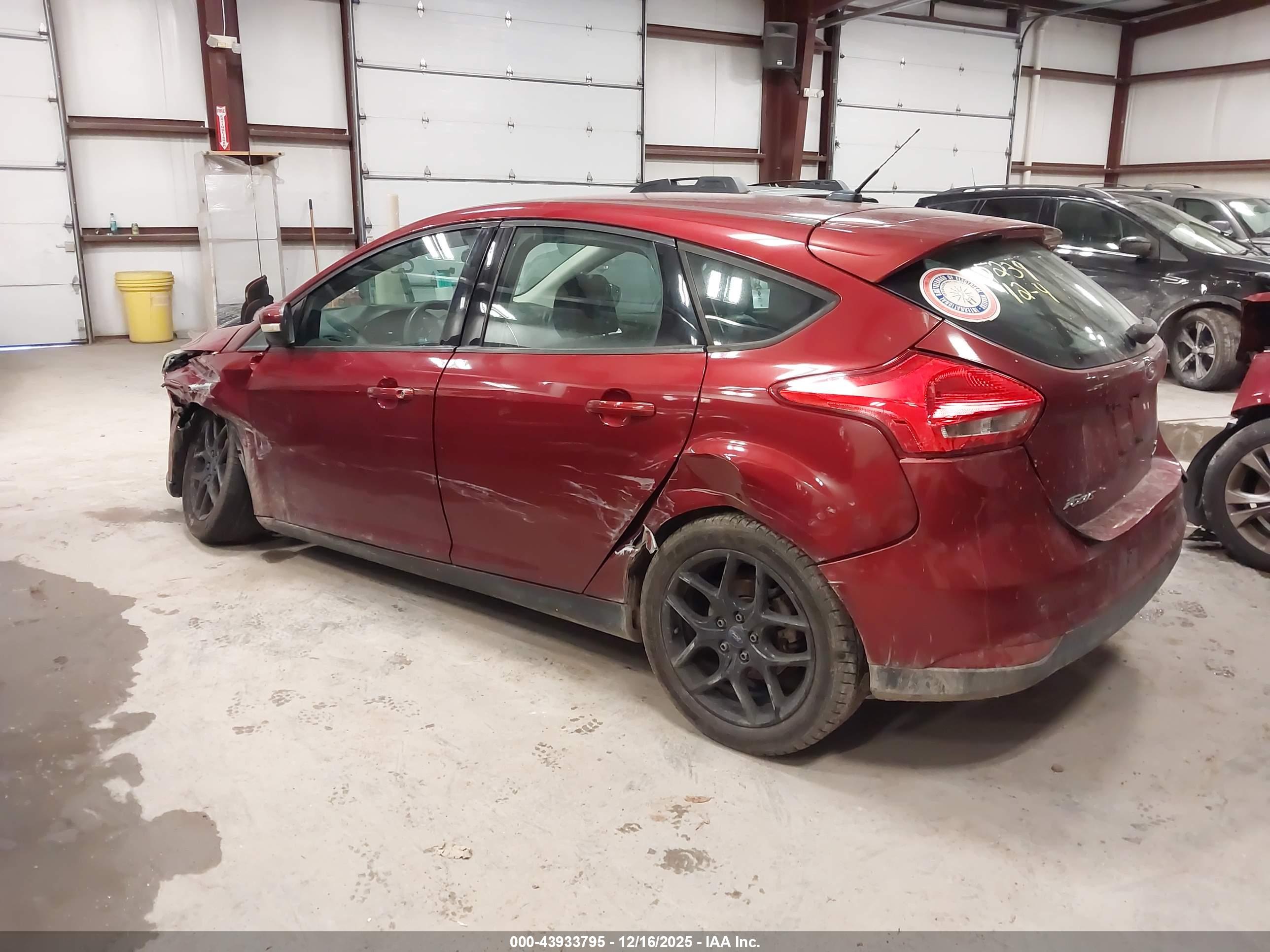 FORD FOCUS image 3