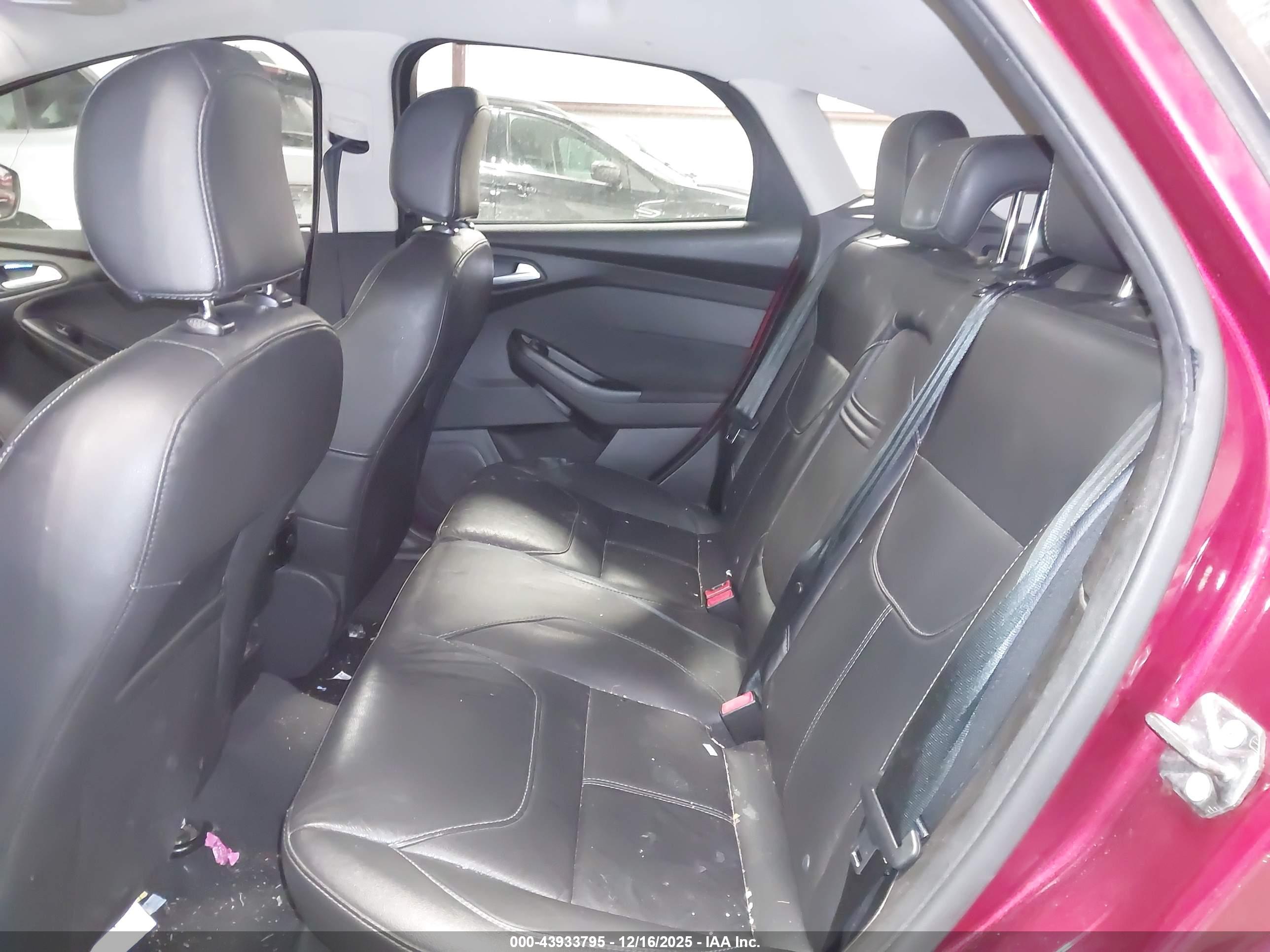FORD FOCUS image 8