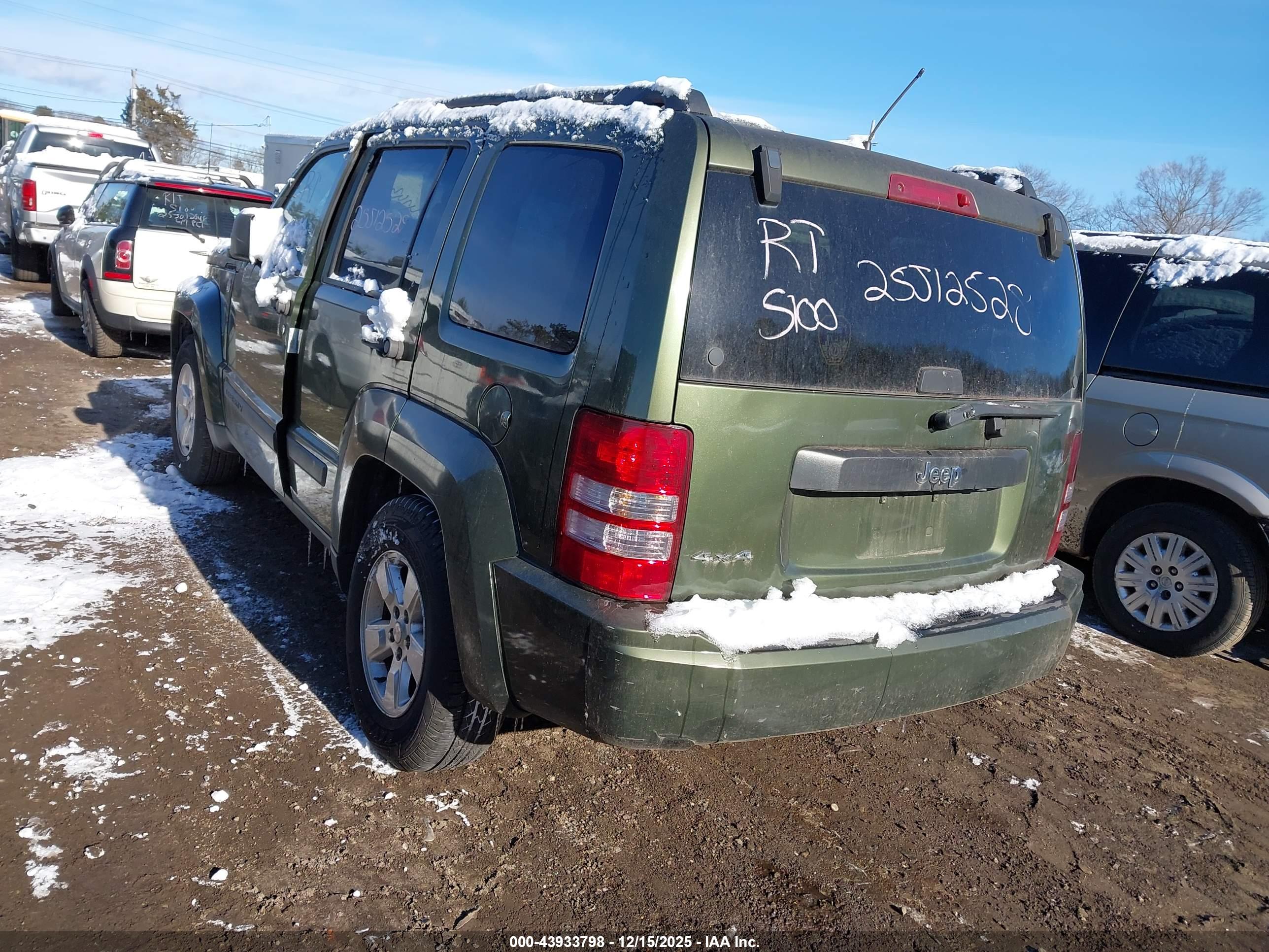 JEEP LIBERTY image 3