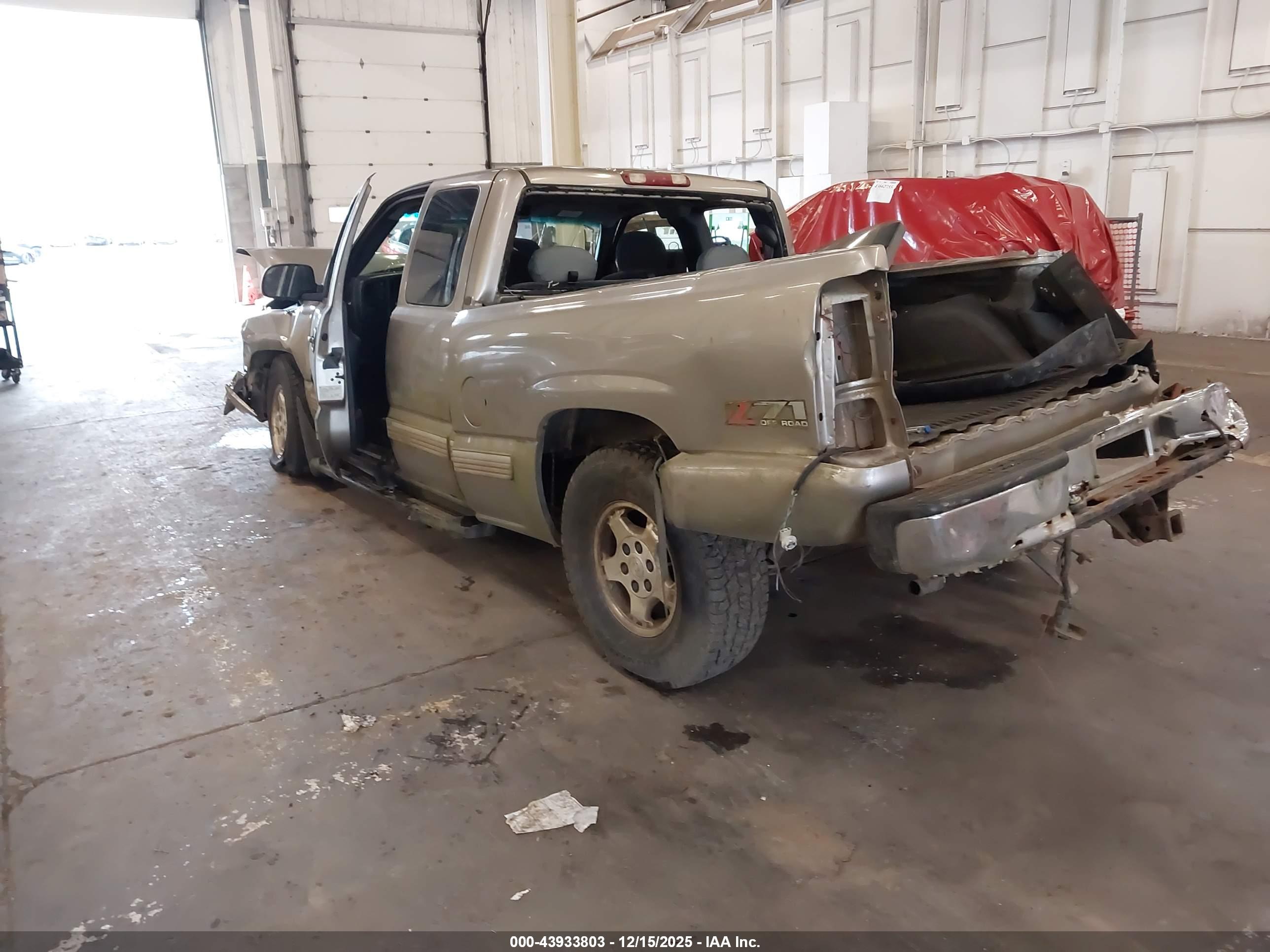 CHEVROLET SILVERADO image 3