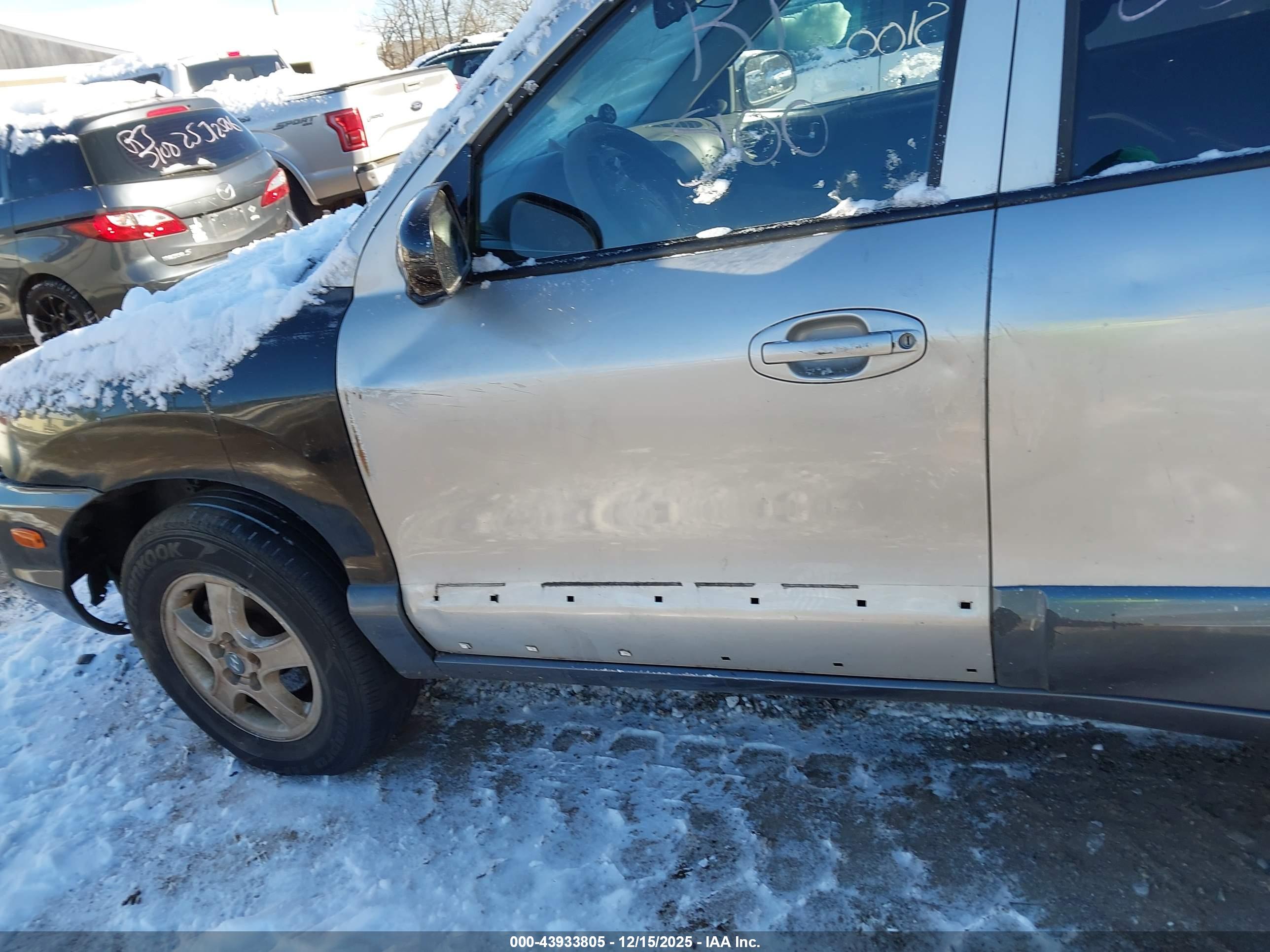 HYUNDAI SANTA image 6