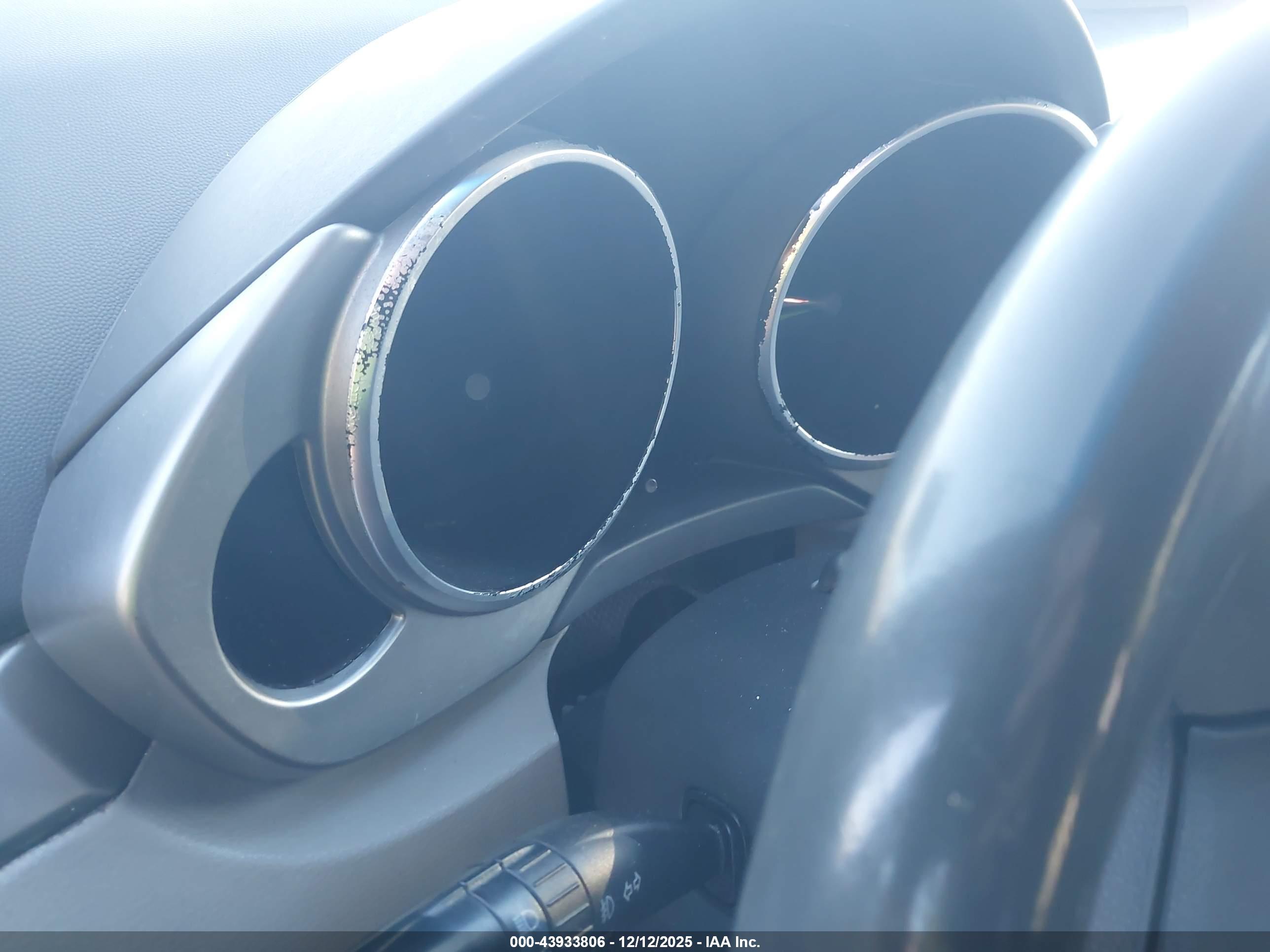 SUBARU B9 image 7