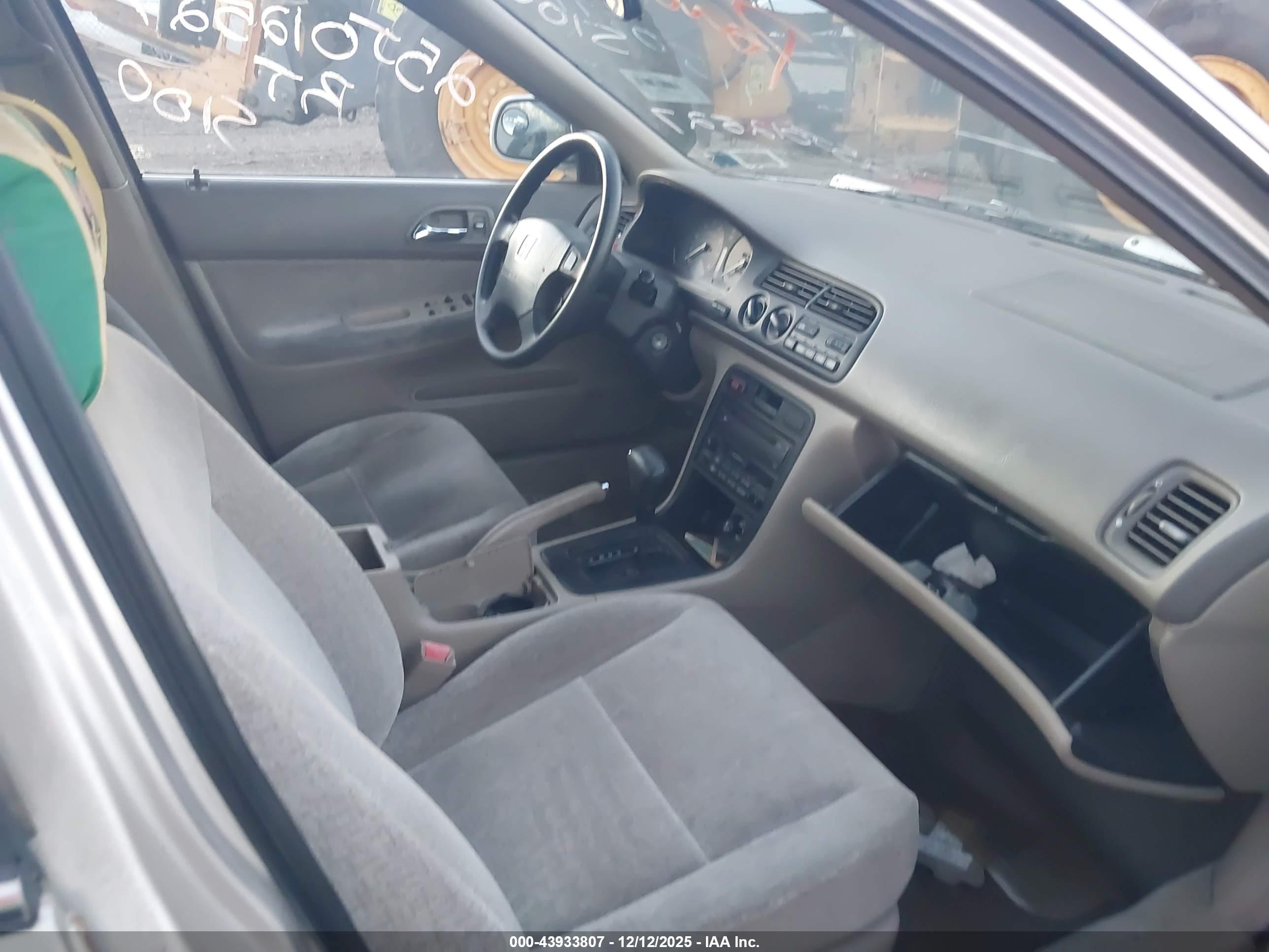 HONDA ACCORD image 5