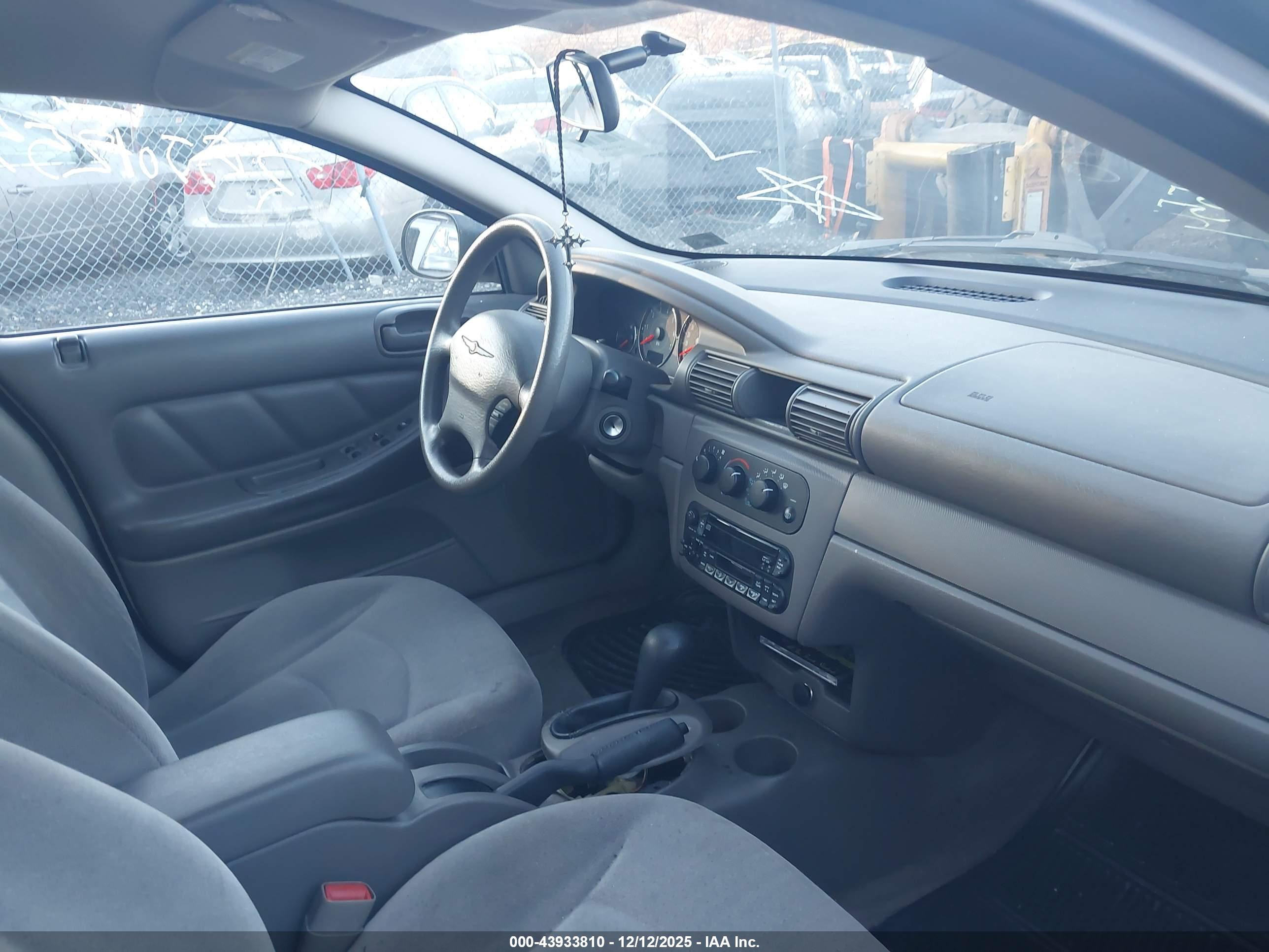 CHRYSLER SEBRING image 5