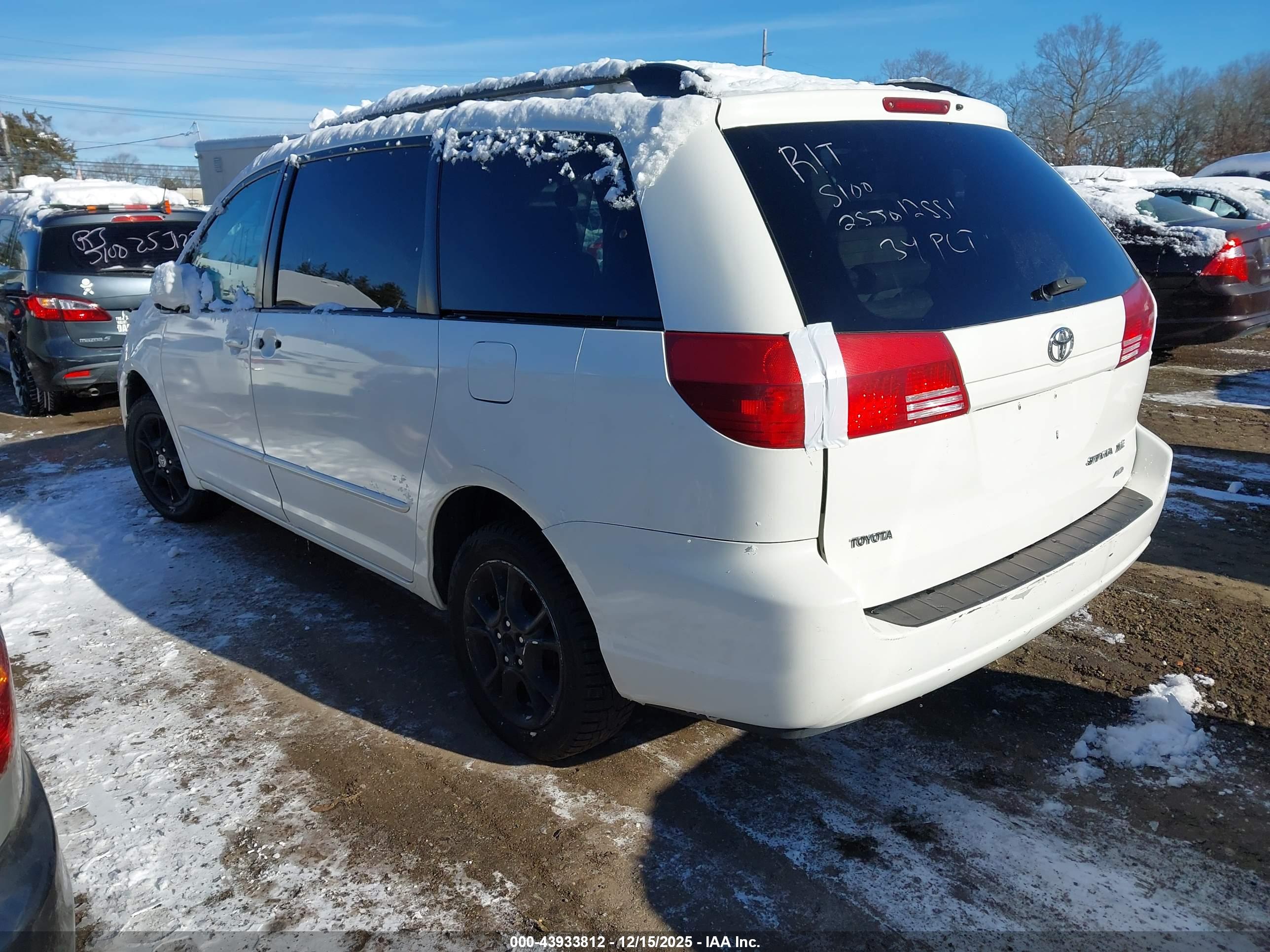 TOYOTA SIENNA image 3