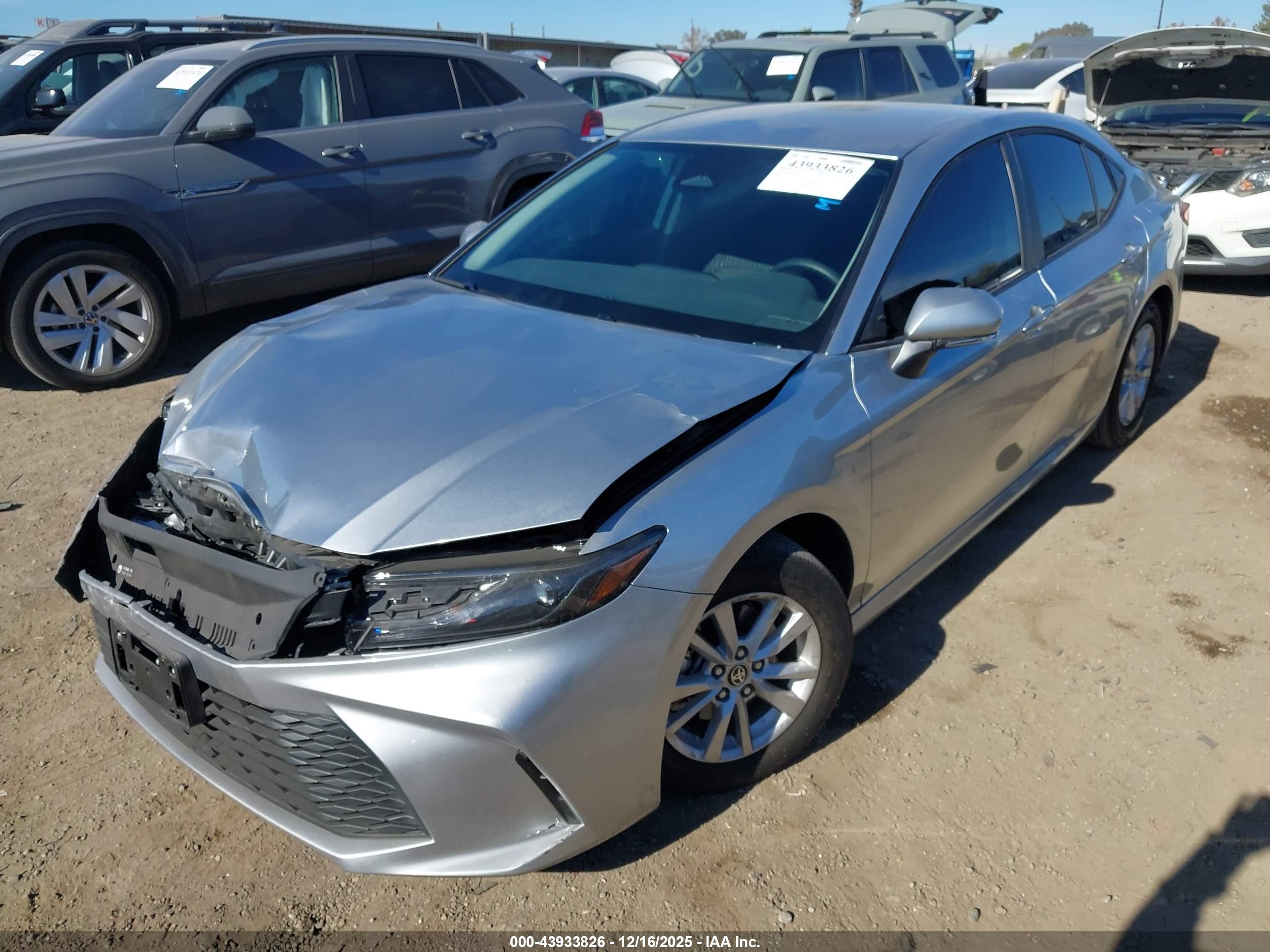 TOYOTA CAMRY image 2