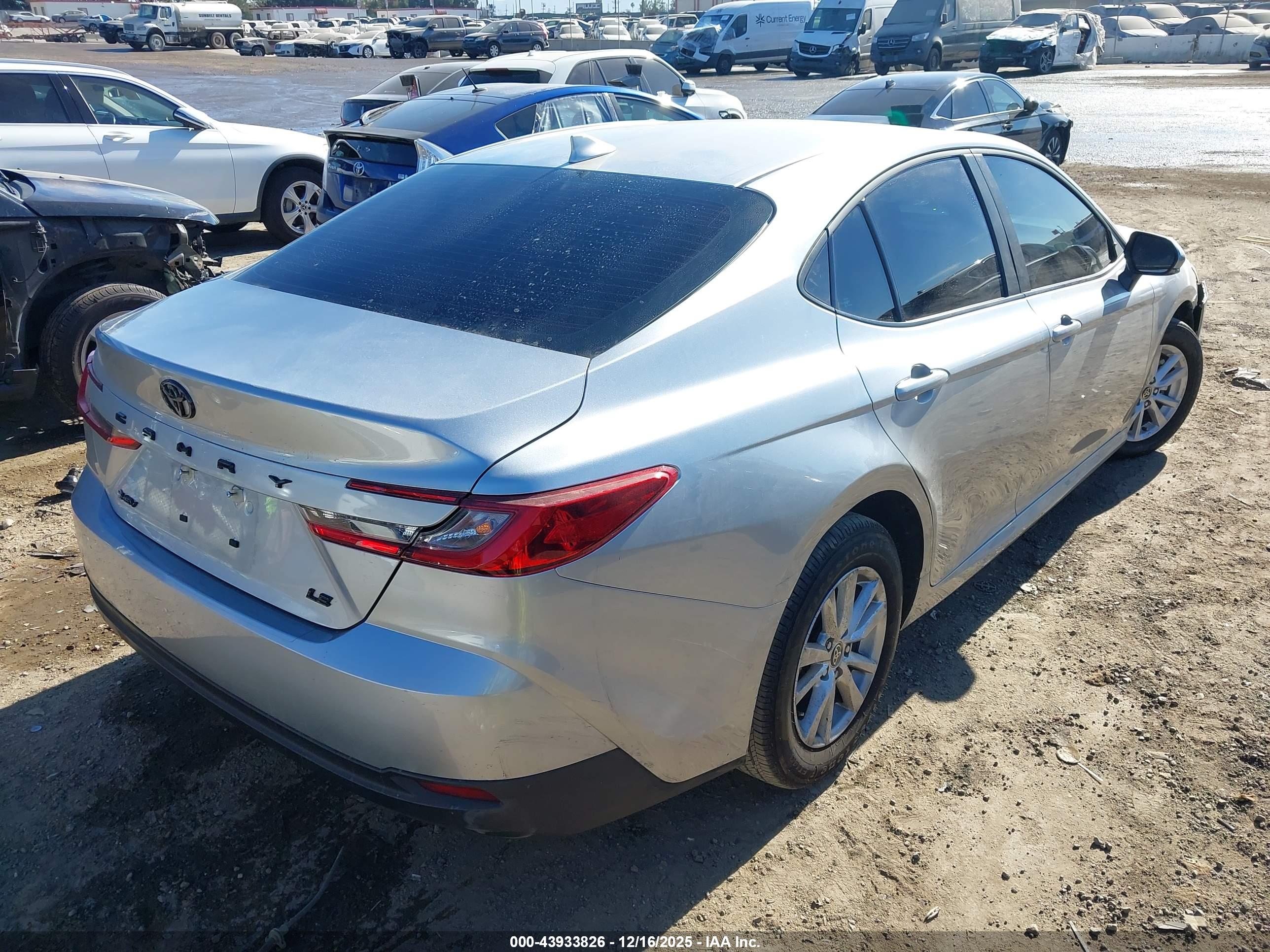 TOYOTA CAMRY image 4
