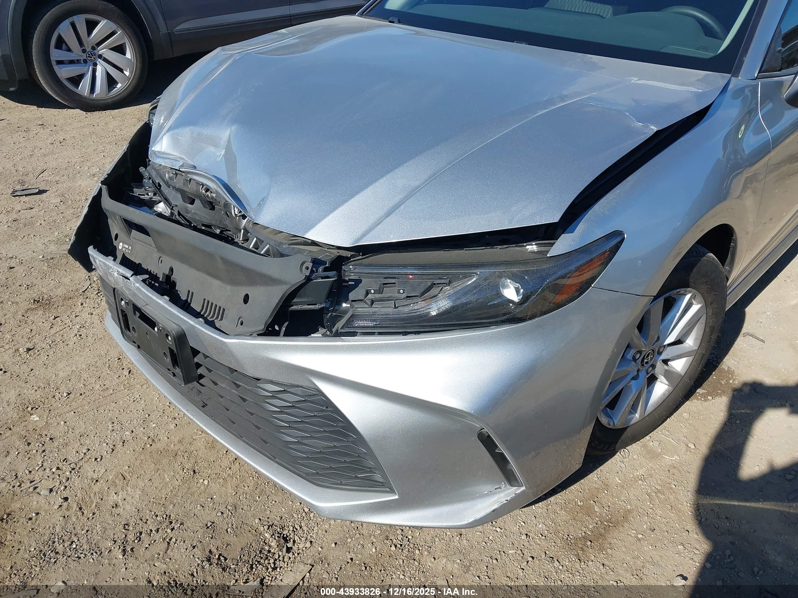 TOYOTA CAMRY image 6