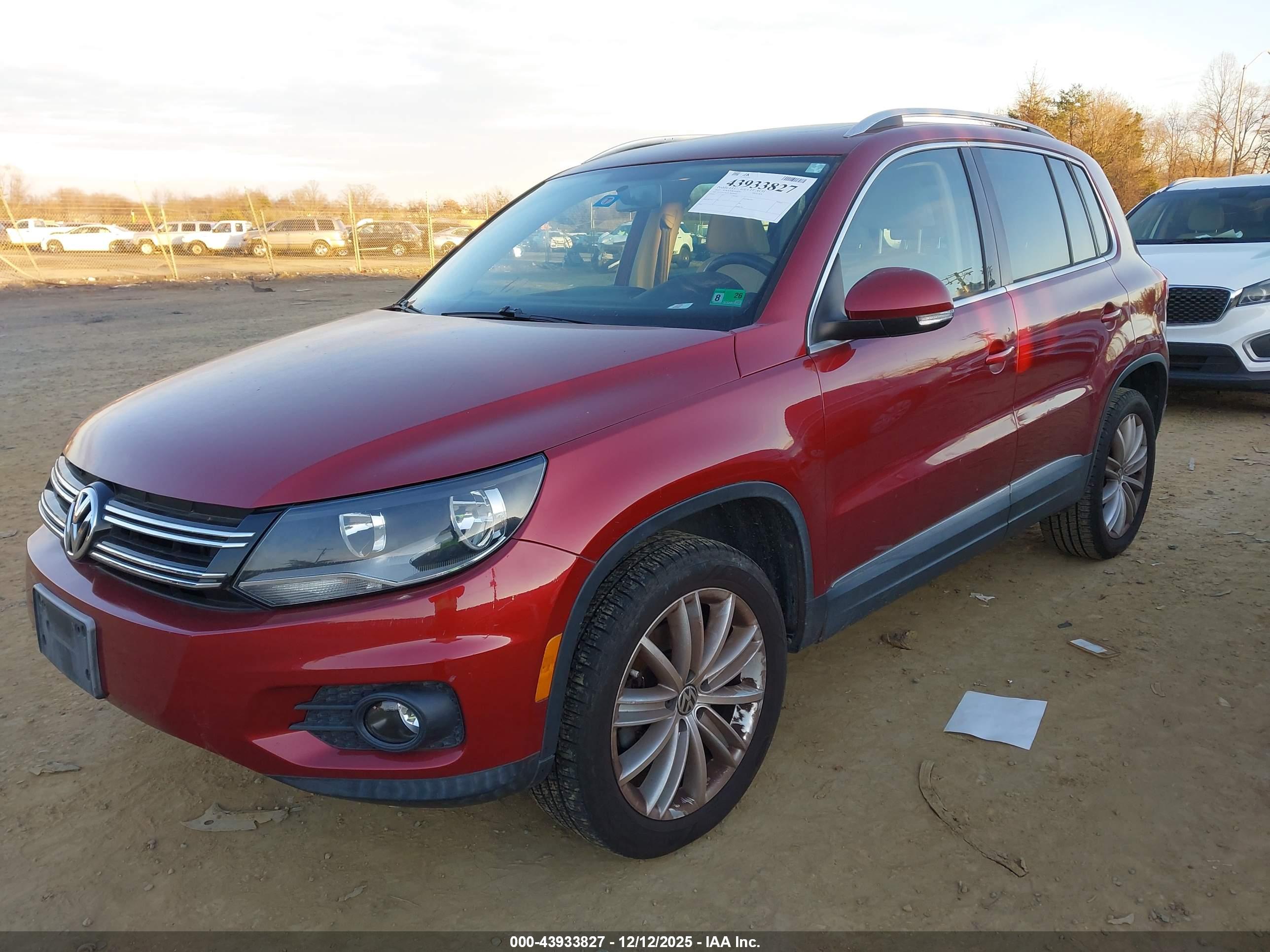 VOLKSWAGEN TIGUAN image 2