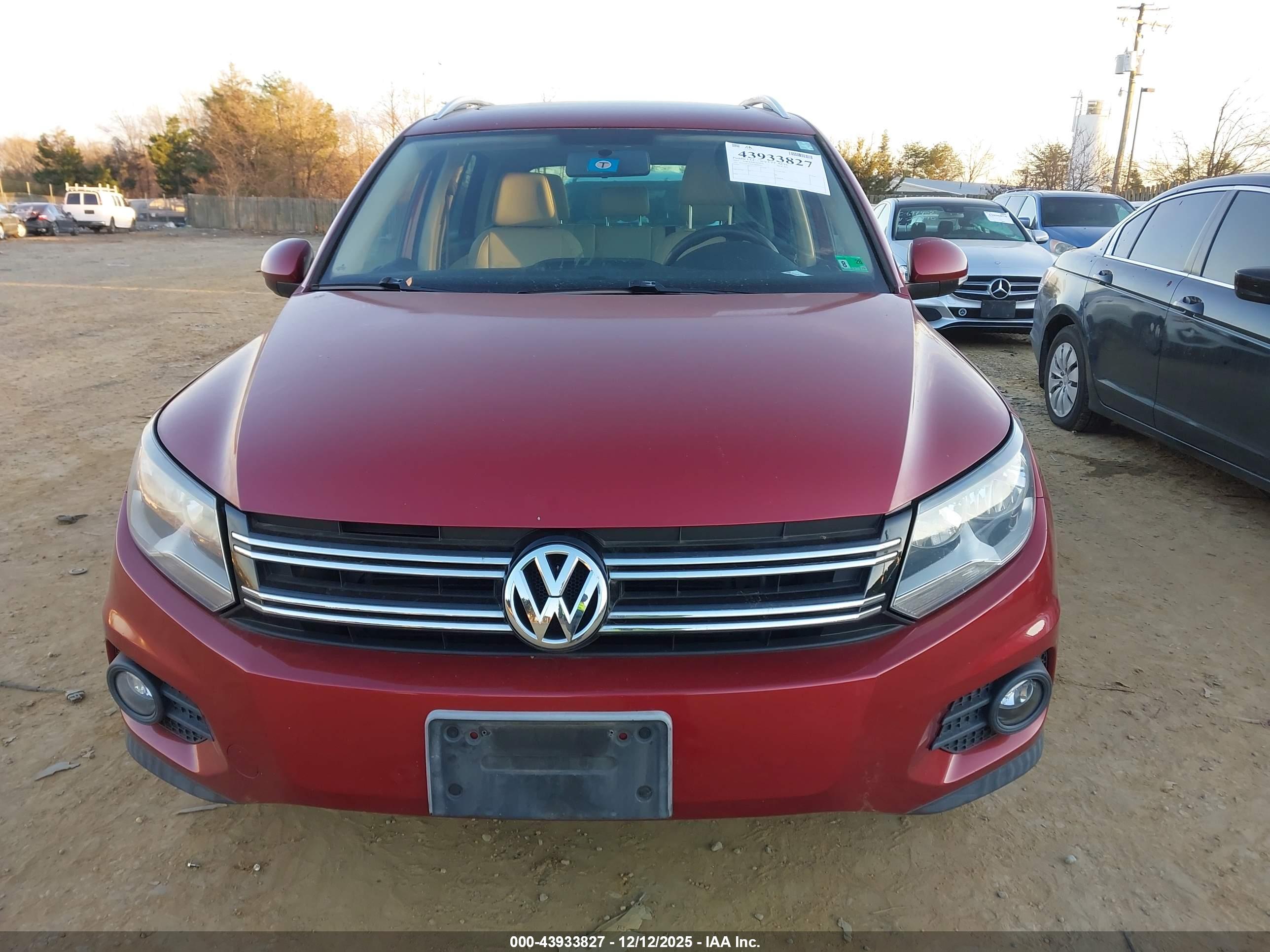 VOLKSWAGEN TIGUAN image 6