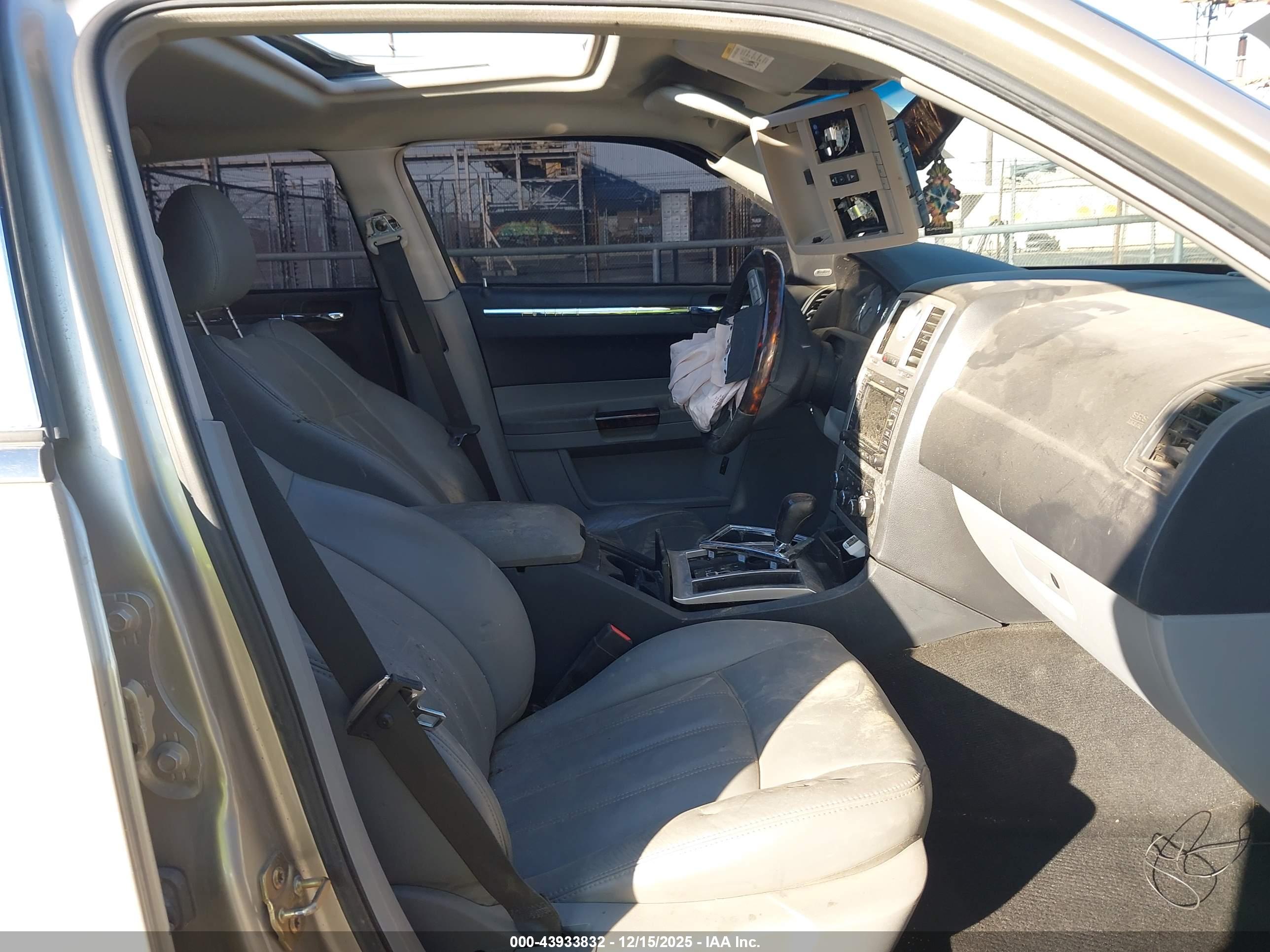 CHRYSLER 300C image 5