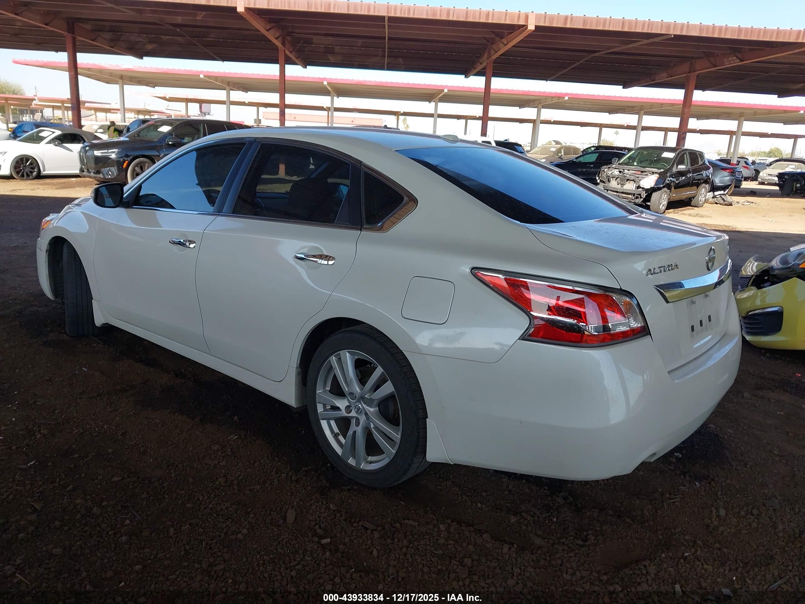 NISSAN ALTIMA image 3