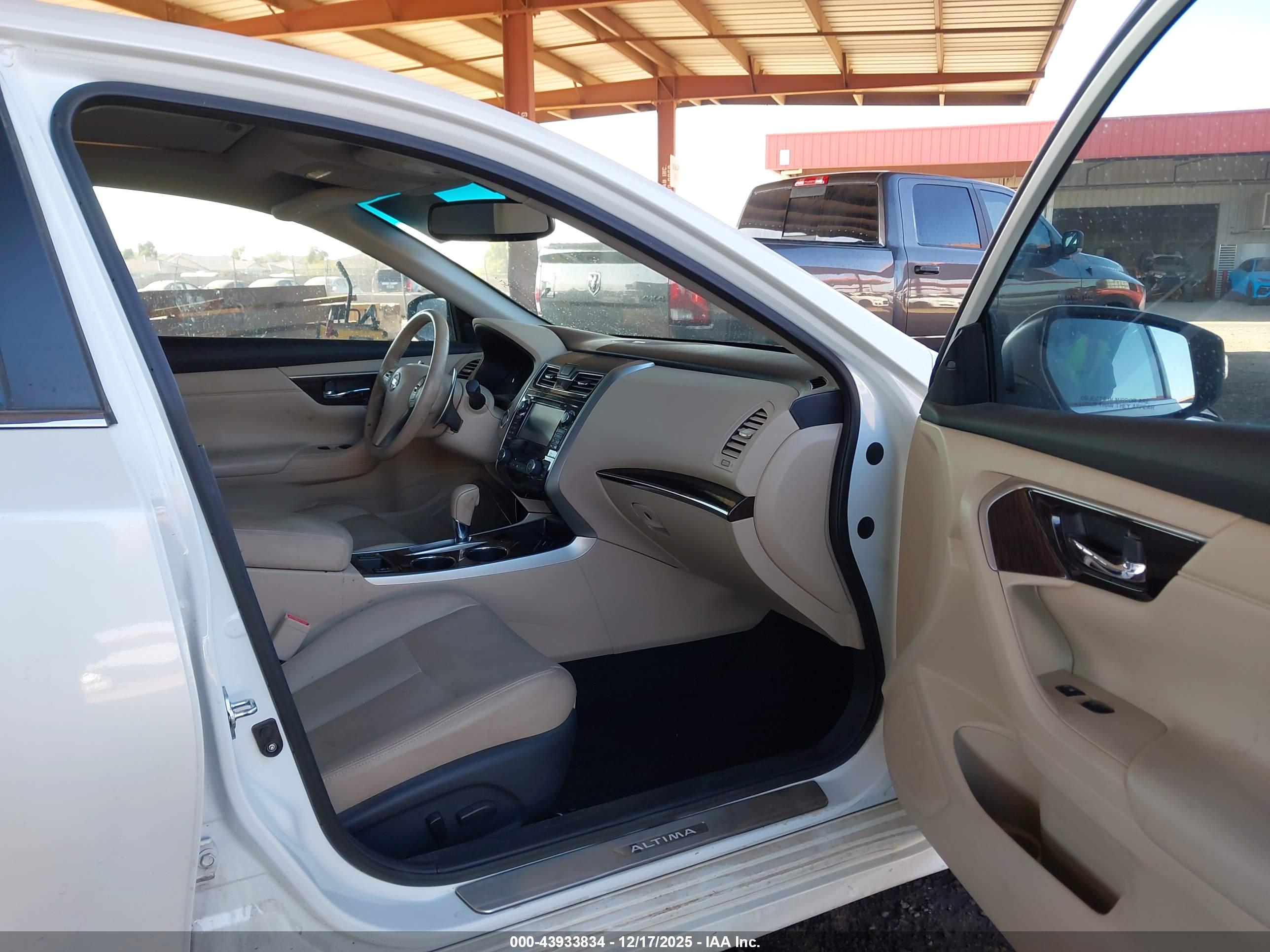 NISSAN ALTIMA image 5