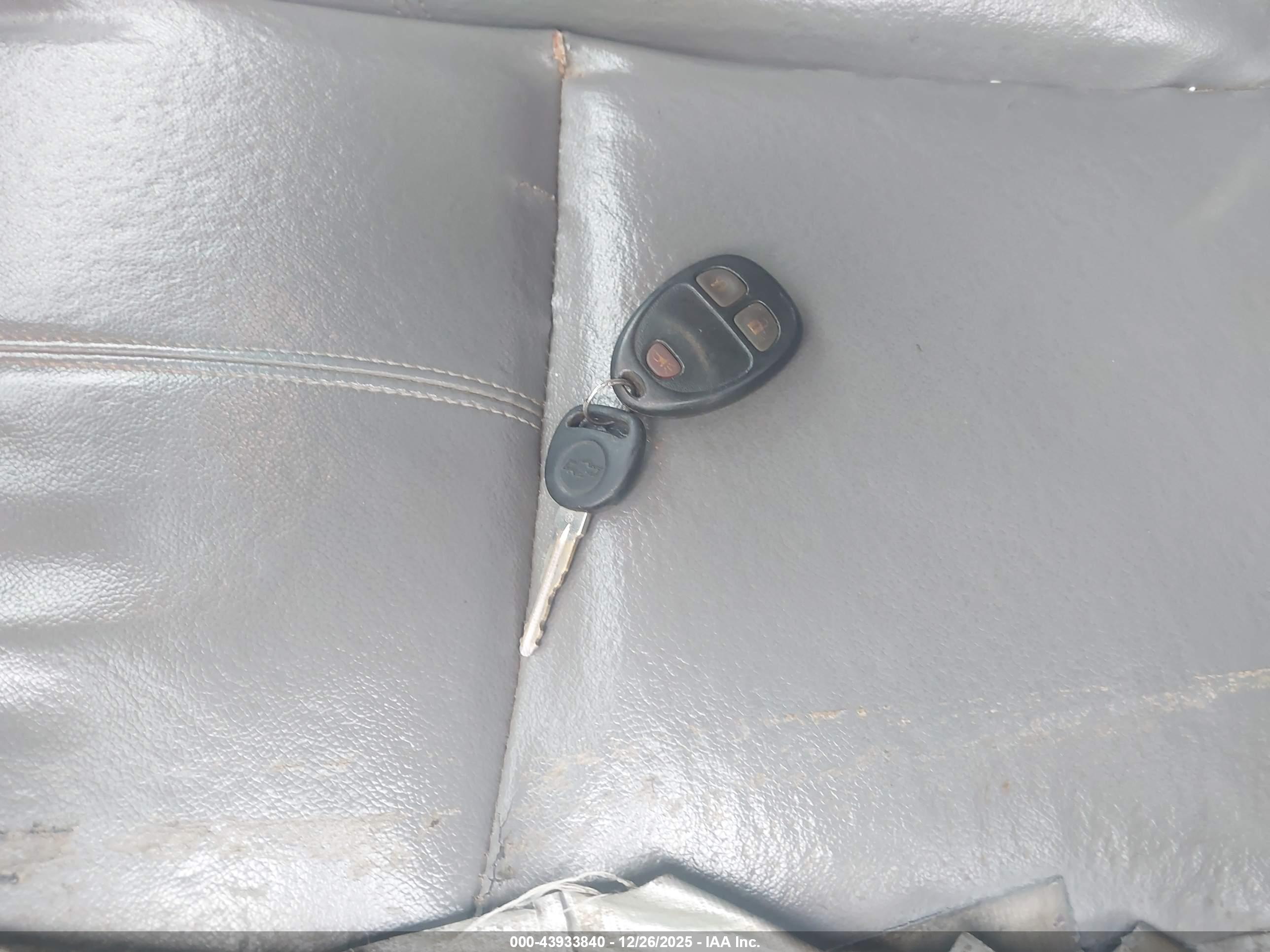 CHEVROLET SILVERADO image 11