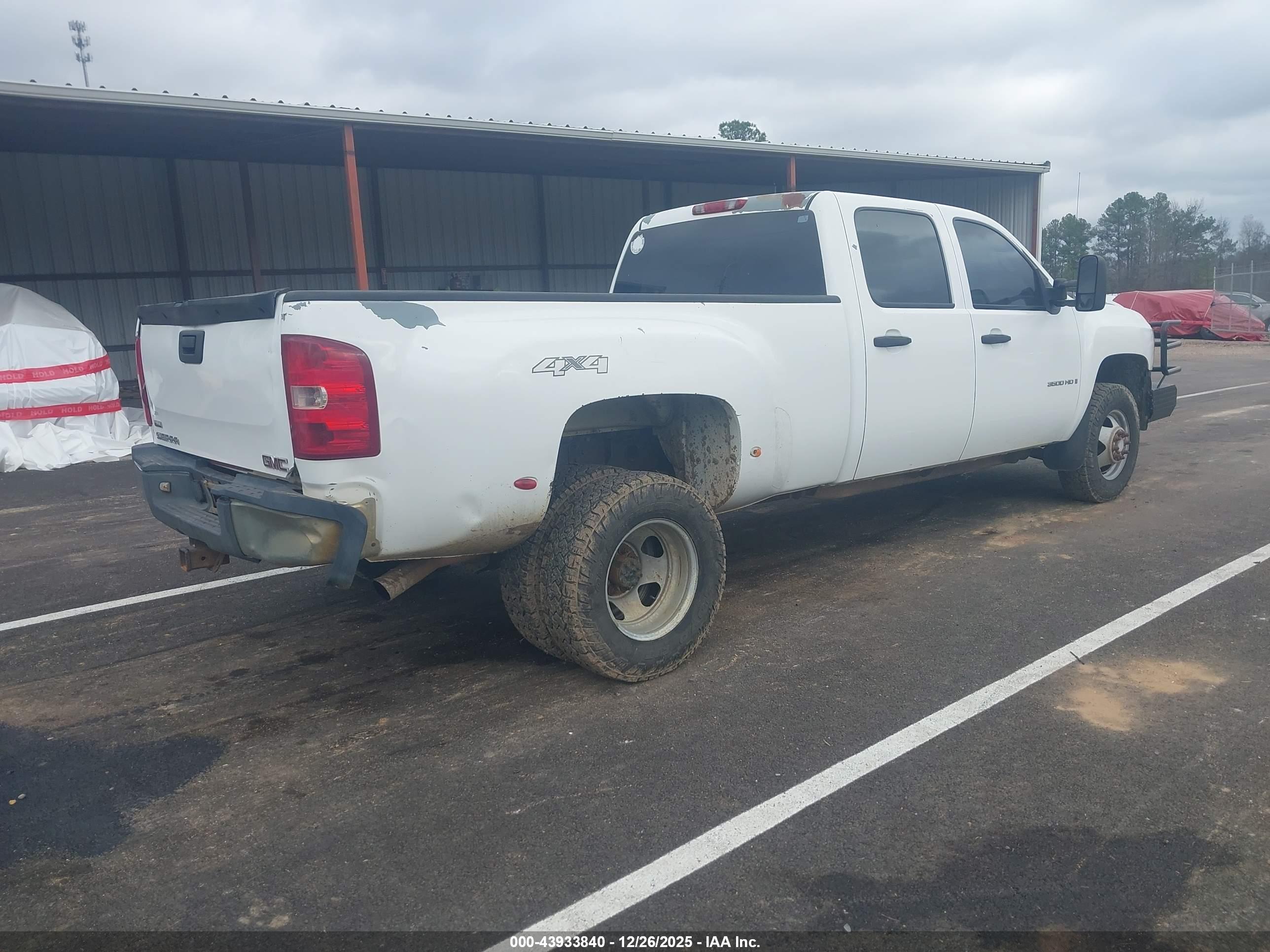 CHEVROLET SILVERADO image 4