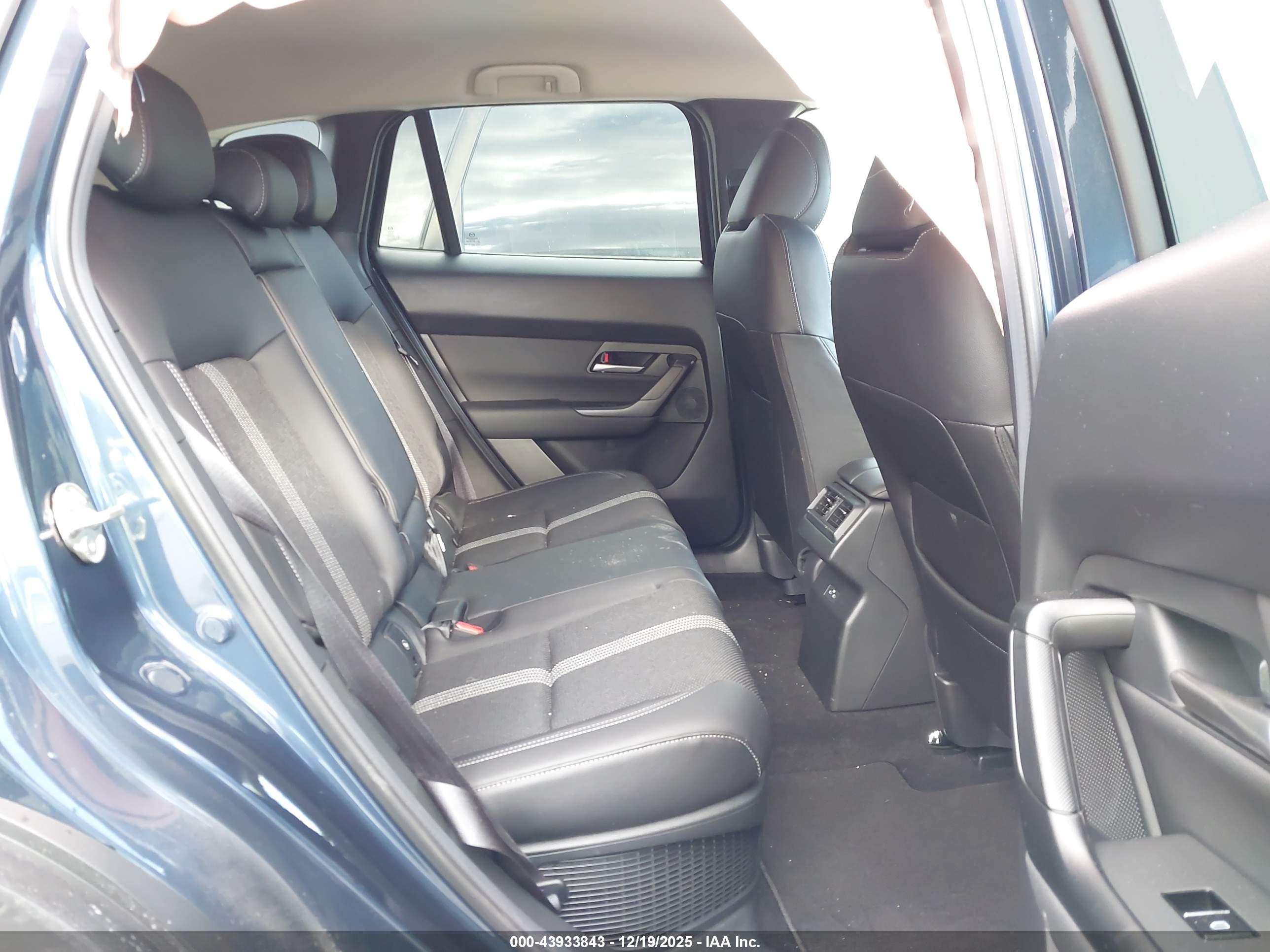 MAZDA CX-50 image 8