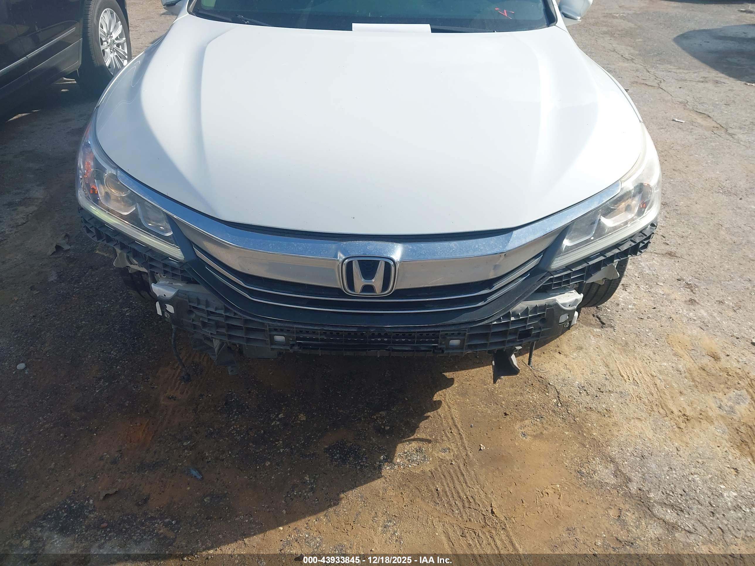 HONDA ACCORD image 6