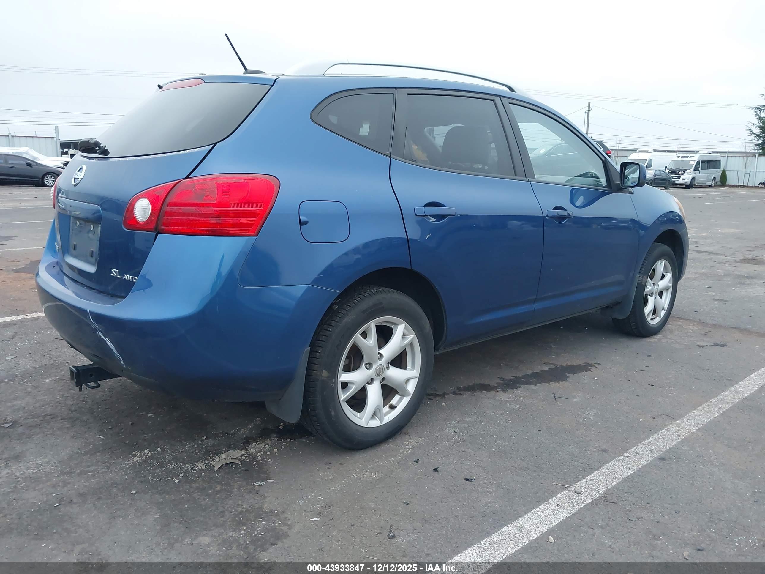 NISSAN ROGUE image 4