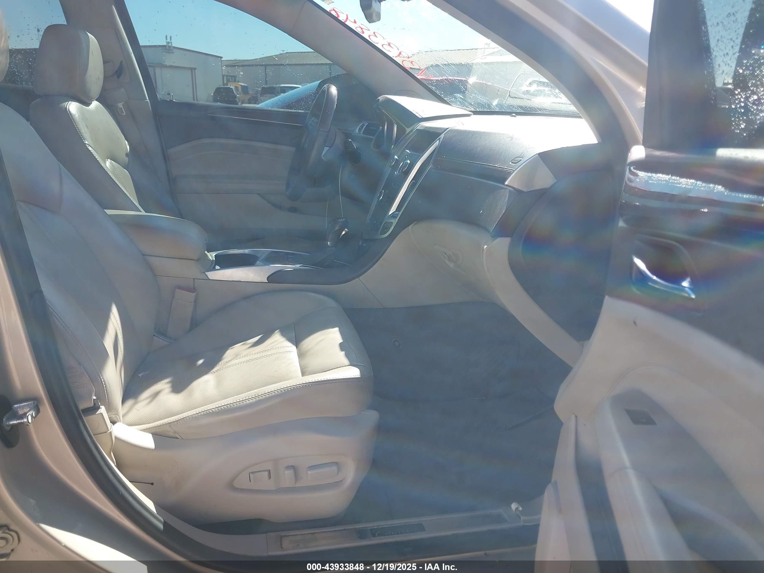 CADILLAC SRX image 5