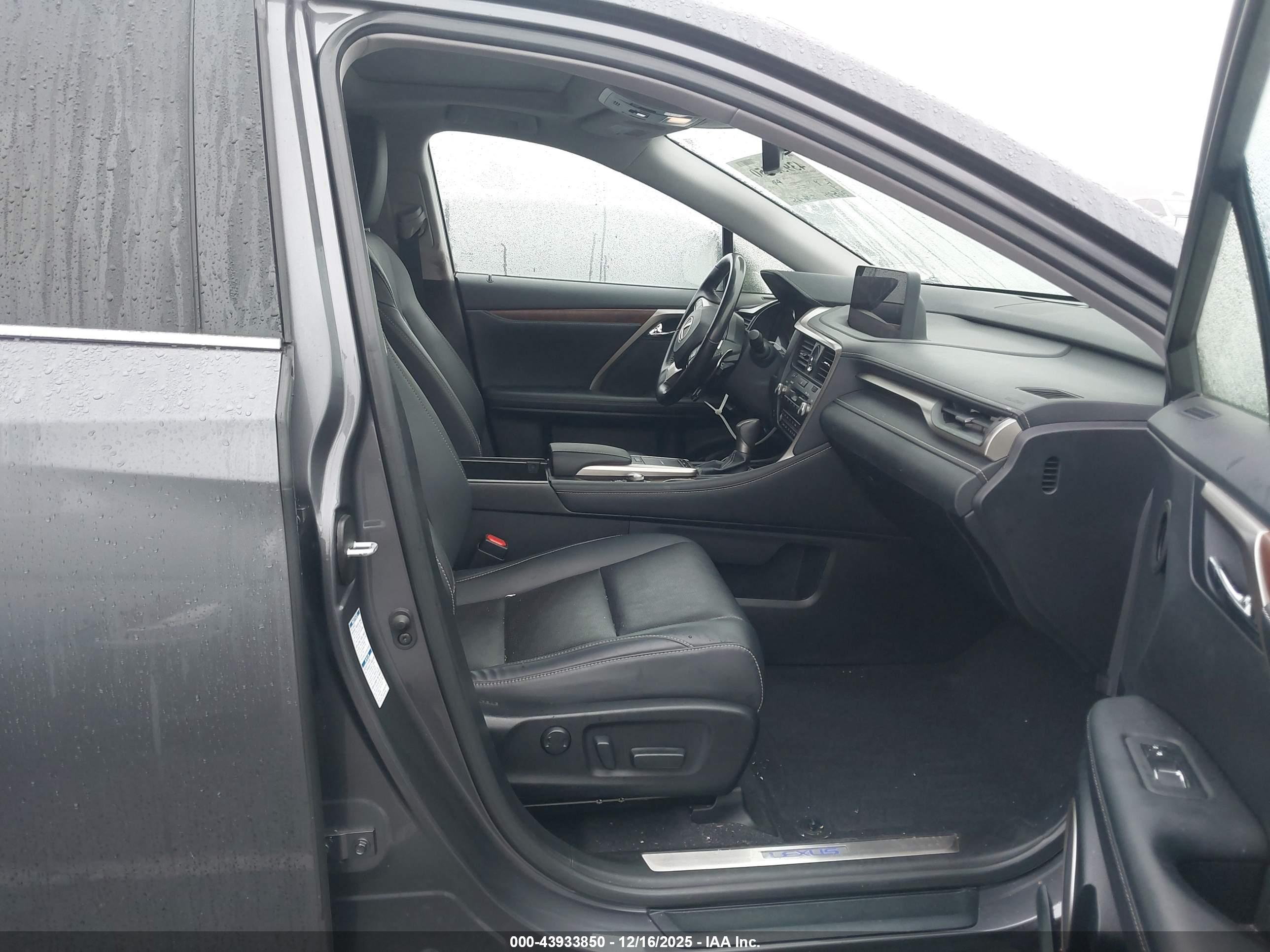 LEXUS RX image 5