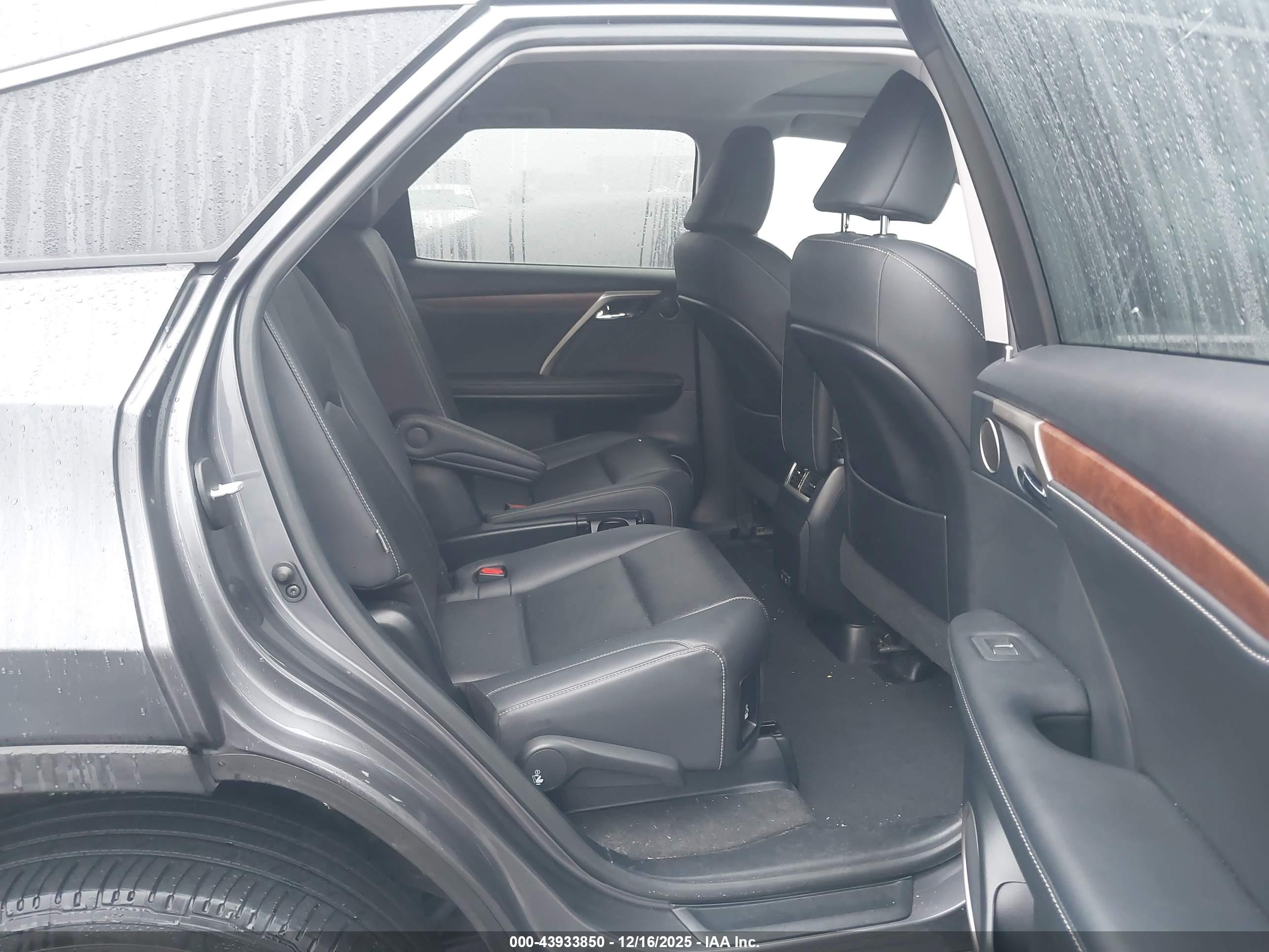 LEXUS RX image 8