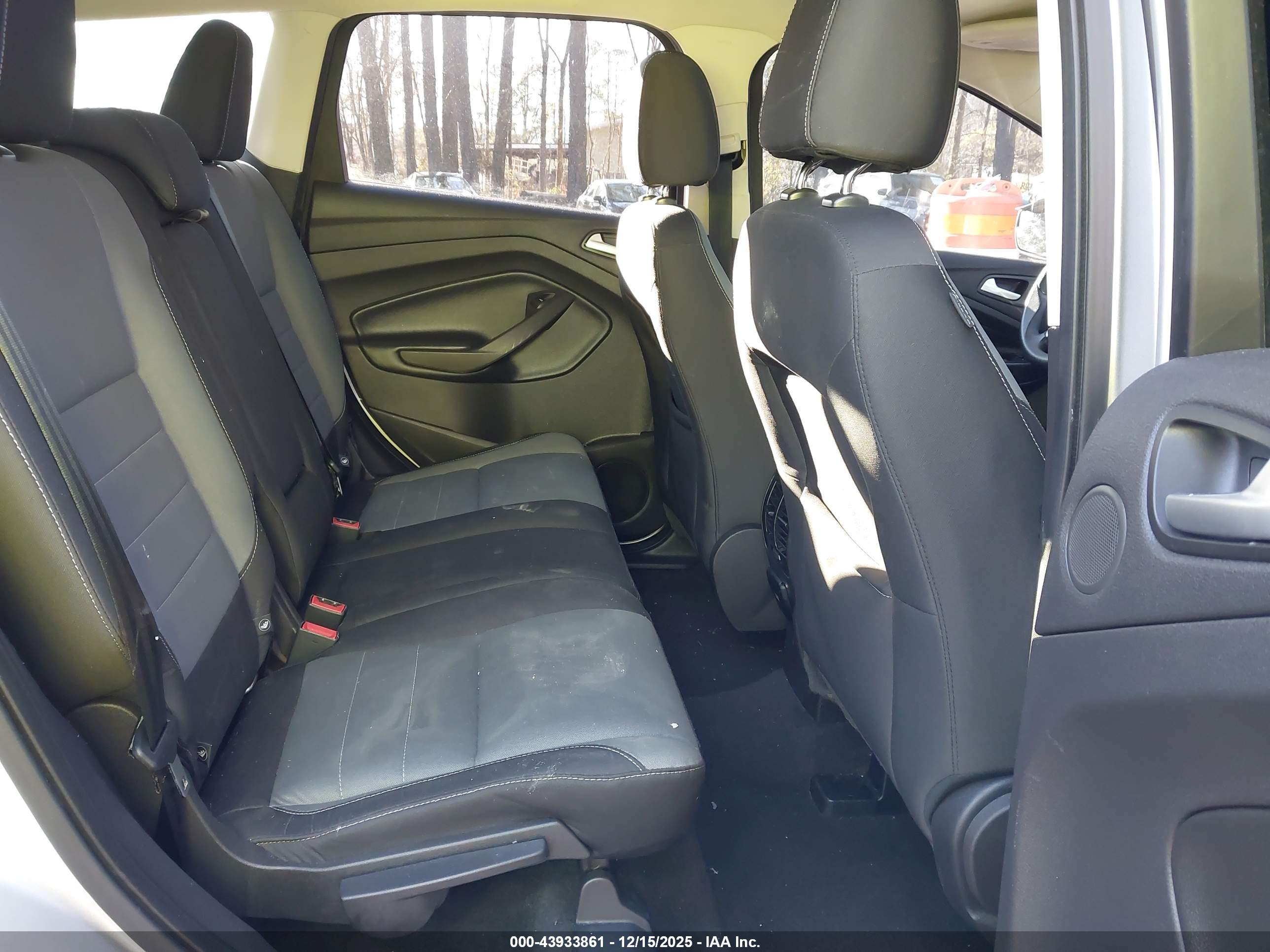 FORD ESCAPE image 8